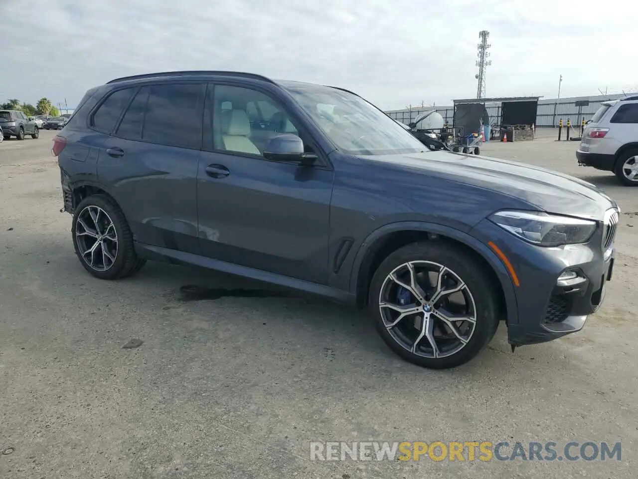 4 Photograph of a damaged car 5UXTA6C03M9H97579 BMW X5 2021