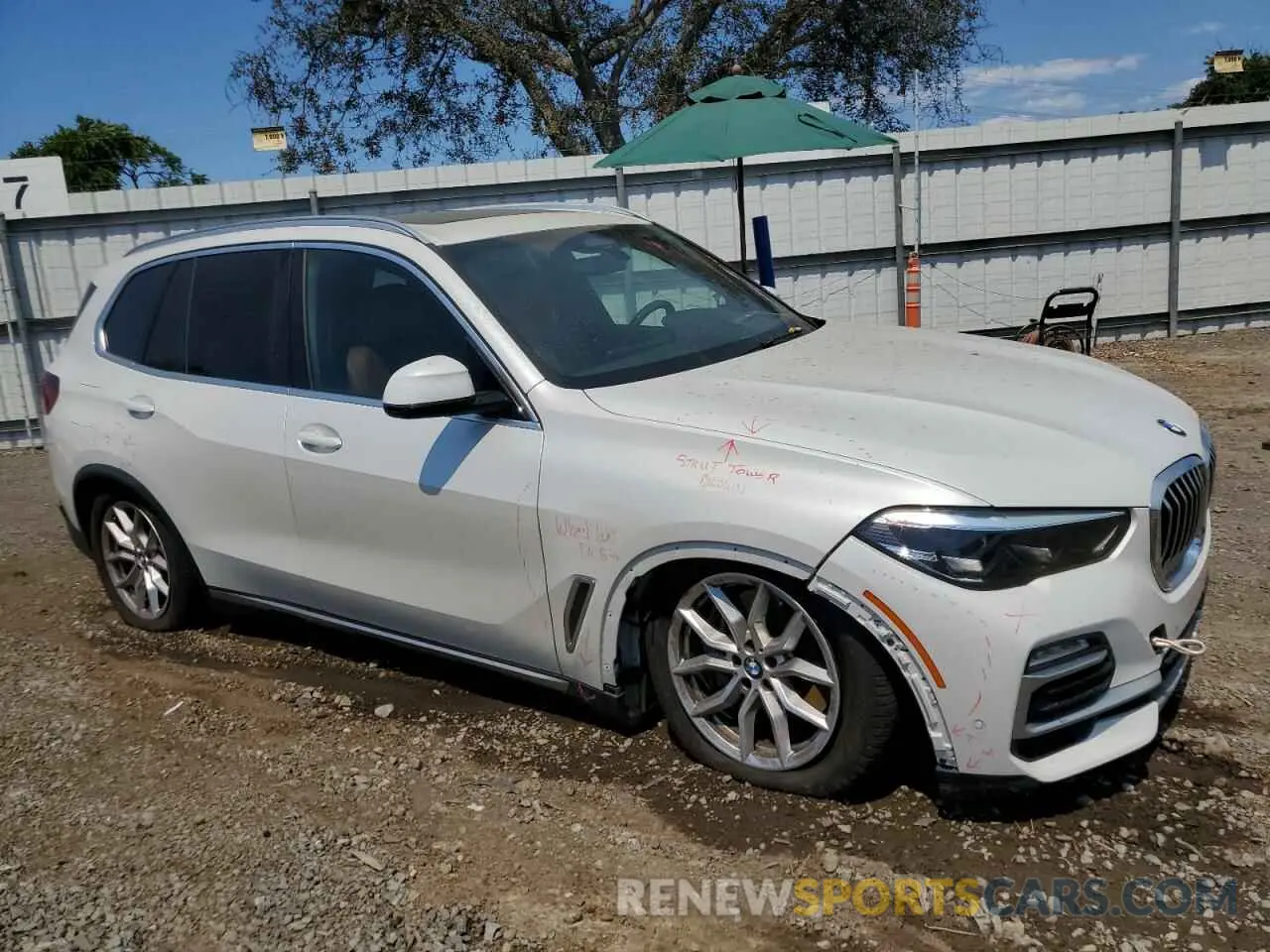 4 Photograph of a damaged car 5UXTA6C04M9H81083 BMW X5 2021
