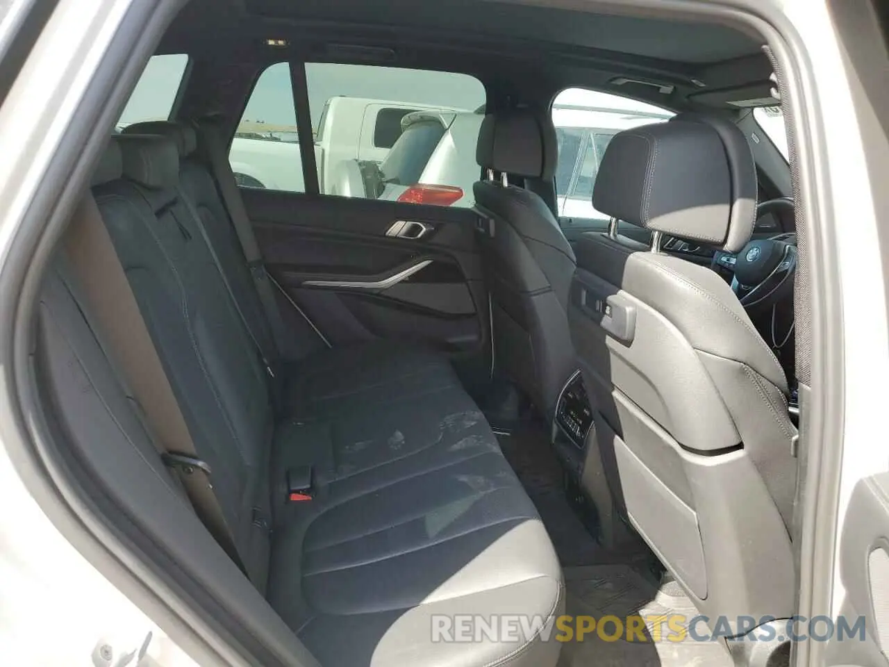 11 Photograph of a damaged car 5UXTA6C08M9F62790 BMW X5 2021