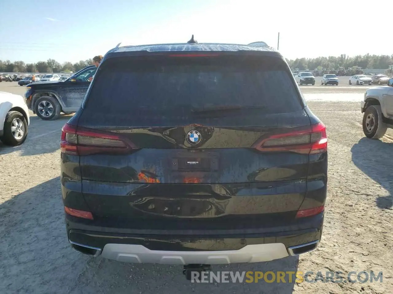 6 Photograph of a damaged car 5UXCR4C00N9N19931 BMW X5 2022