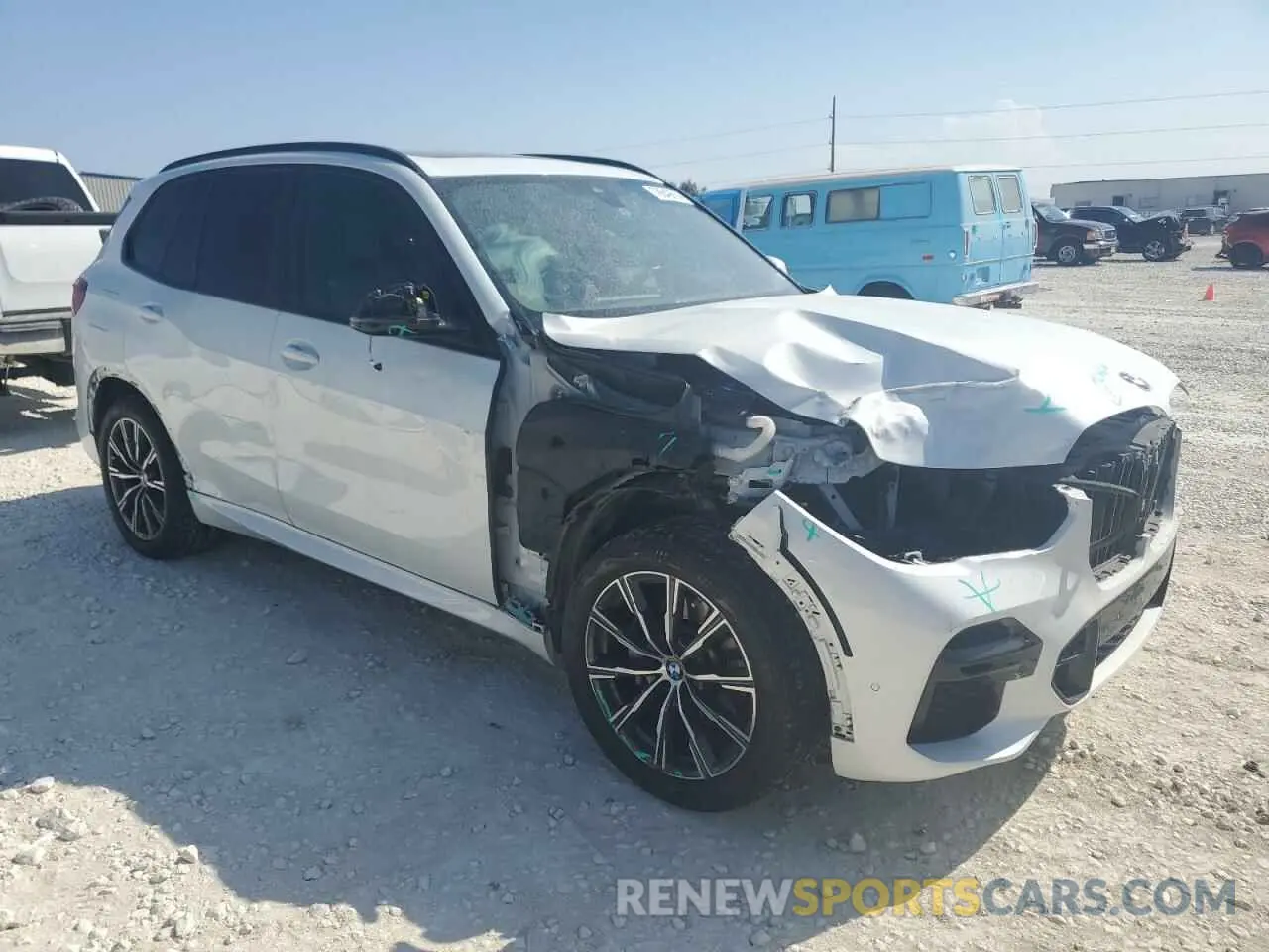 4 Photograph of a damaged car 5UXCR4C07N9J83002 BMW X5 2022