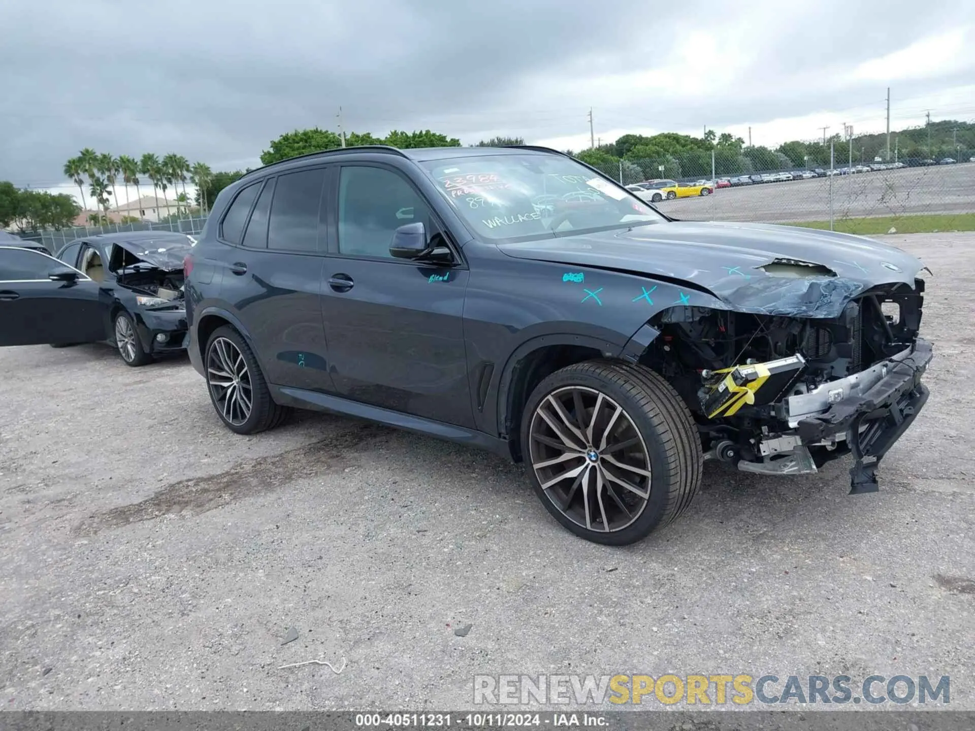 17 Photograph of a damaged car 5UXCR4C07N9M45441 BMW X5 2022