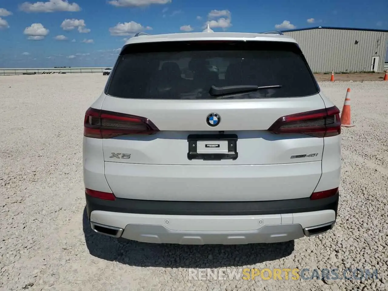 6 Photograph of a damaged car 5UXCR4C07N9M99421 BMW X5 2022