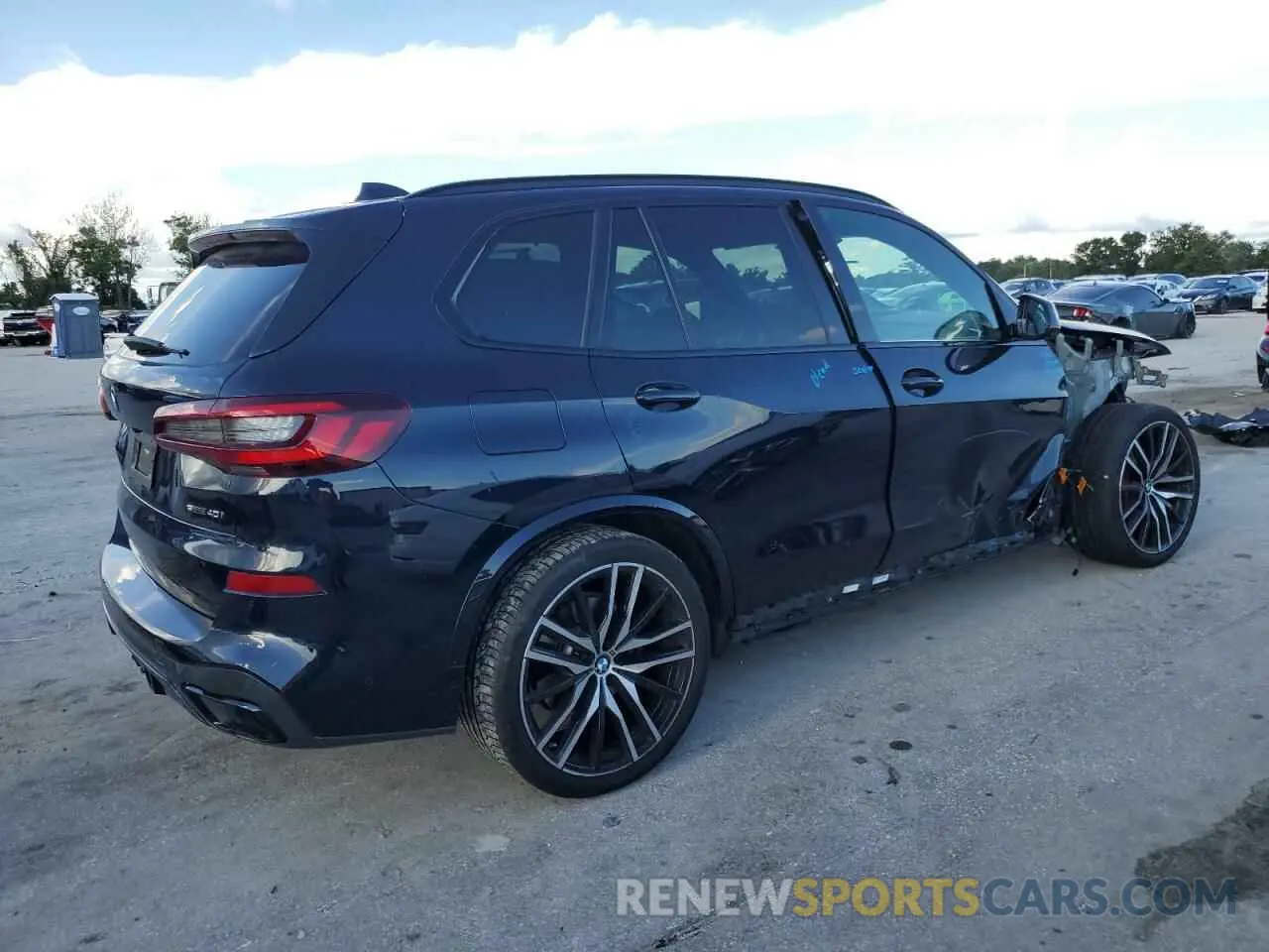 3 Photograph of a damaged car 5UXCR4C08N9M33363 BMW X5 2022