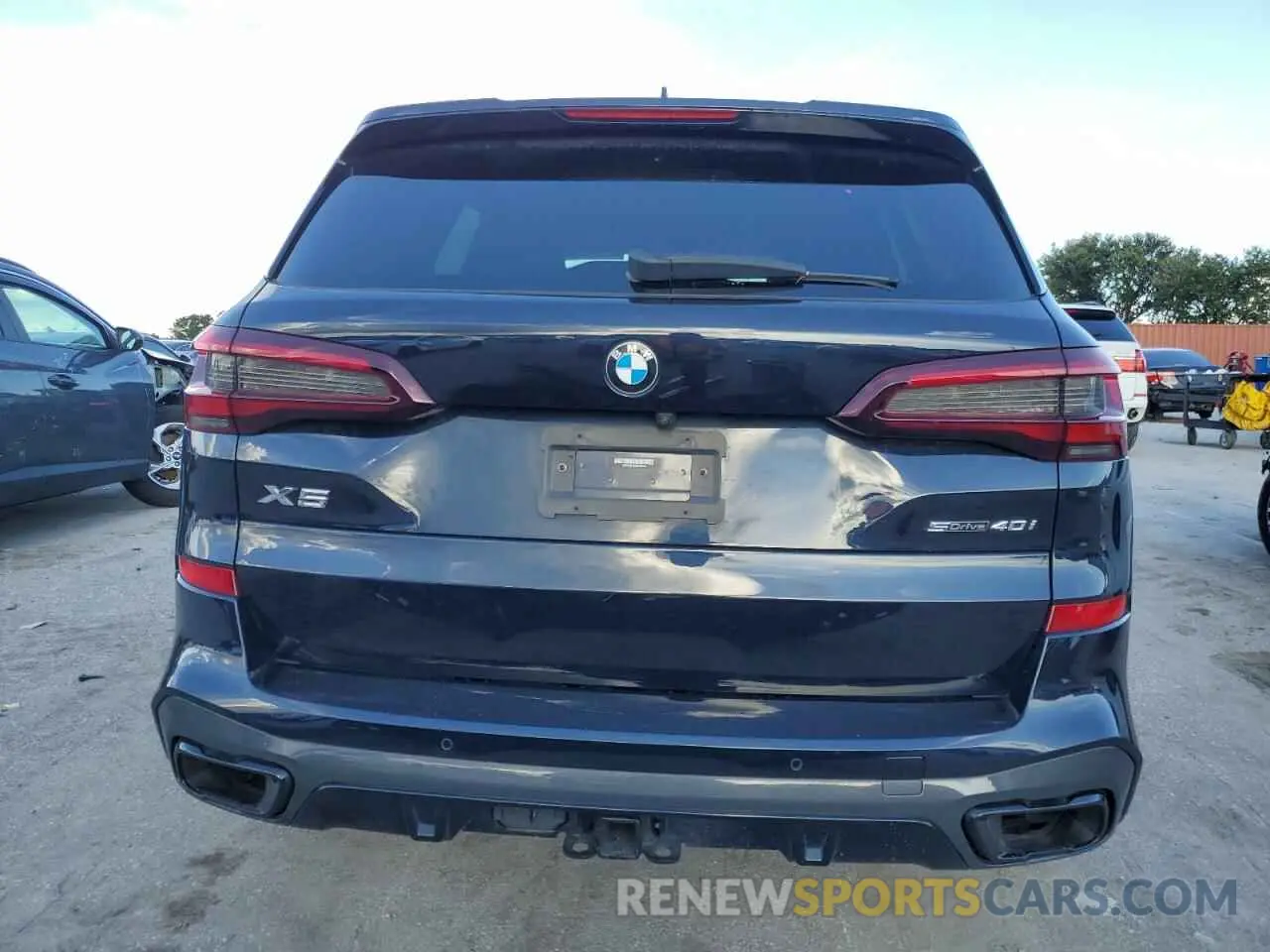 6 Photograph of a damaged car 5UXCR4C08N9M33363 BMW X5 2022
