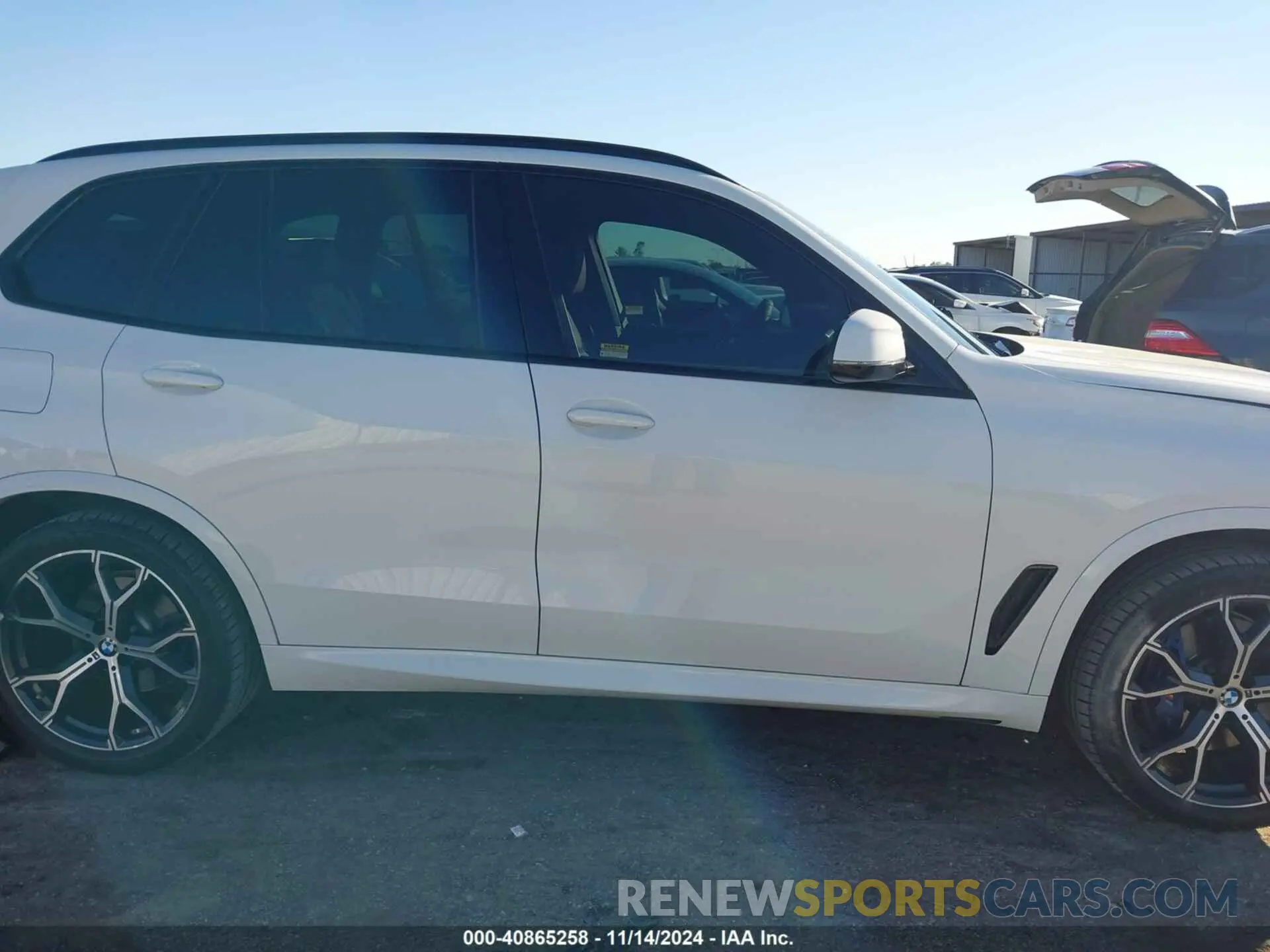 13 Фотография поврежденного автомобиля 5UXCR4C08N9M66962 BMW X5 2022