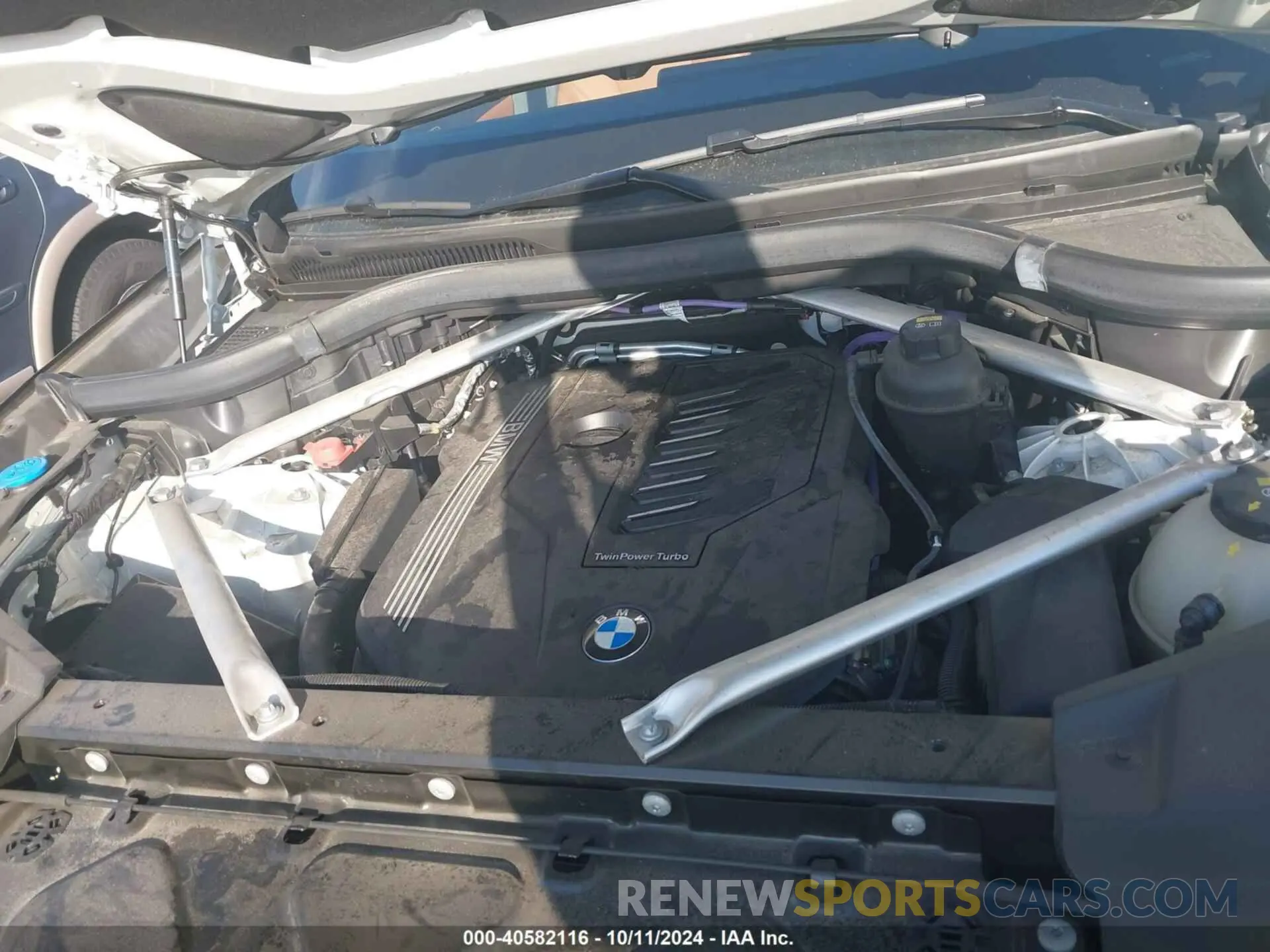 10 Photograph of a damaged car 5UXCR4C09N9M68879 BMW X5 2022