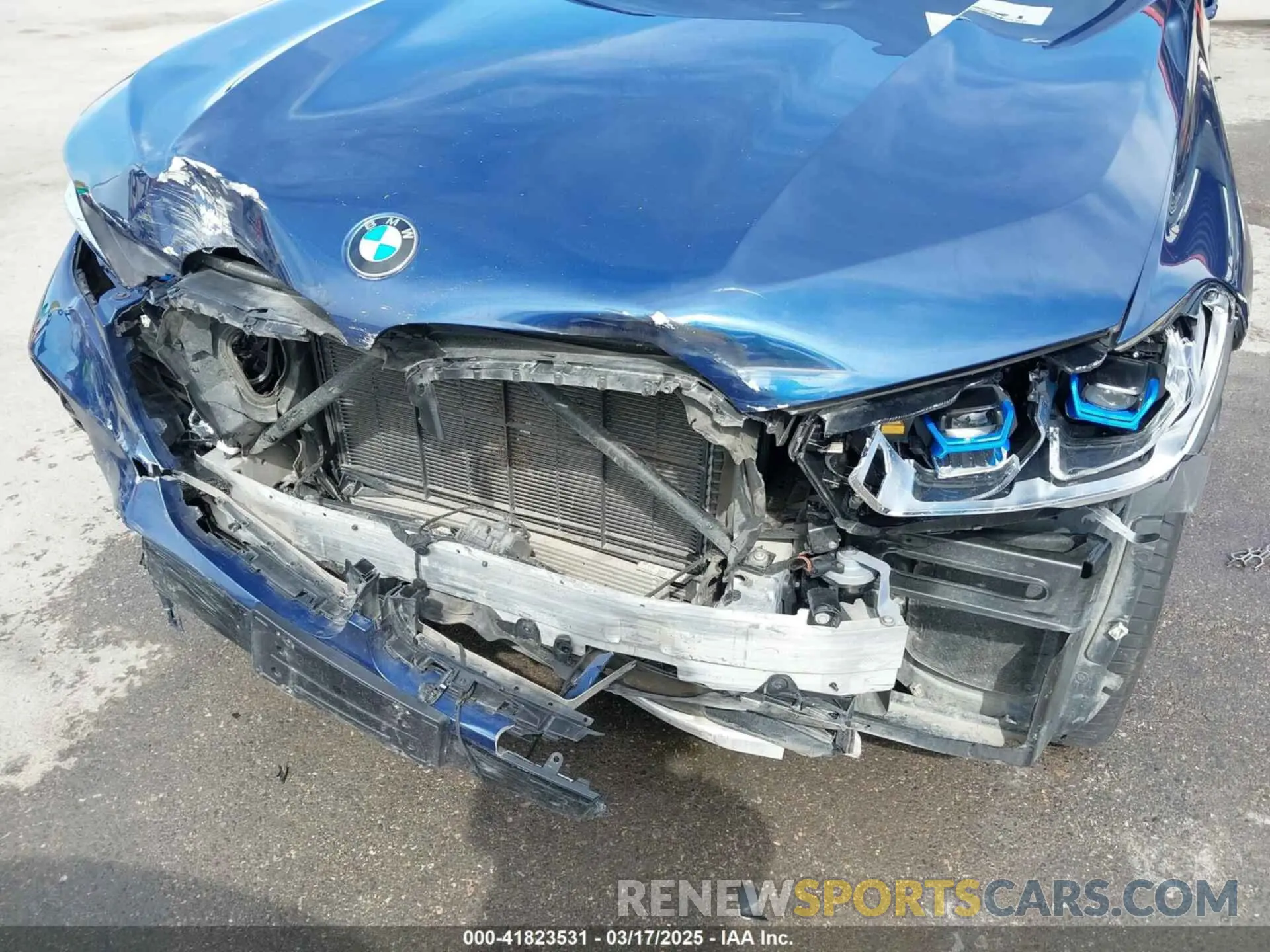 6 Photograph of a damaged car 5UXCR6C05N9K88827 BMW X5 2022