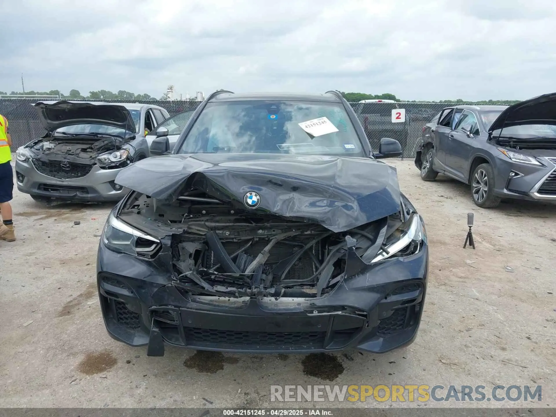 11 Photograph of a damaged car 5UXCR6C06N9K77433 BMW X5 2022