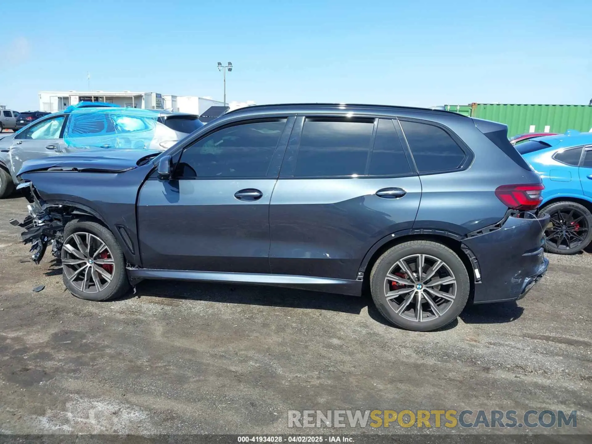 14 Photograph of a damaged car 5UXCR6C06N9M28108 BMW X5 2022