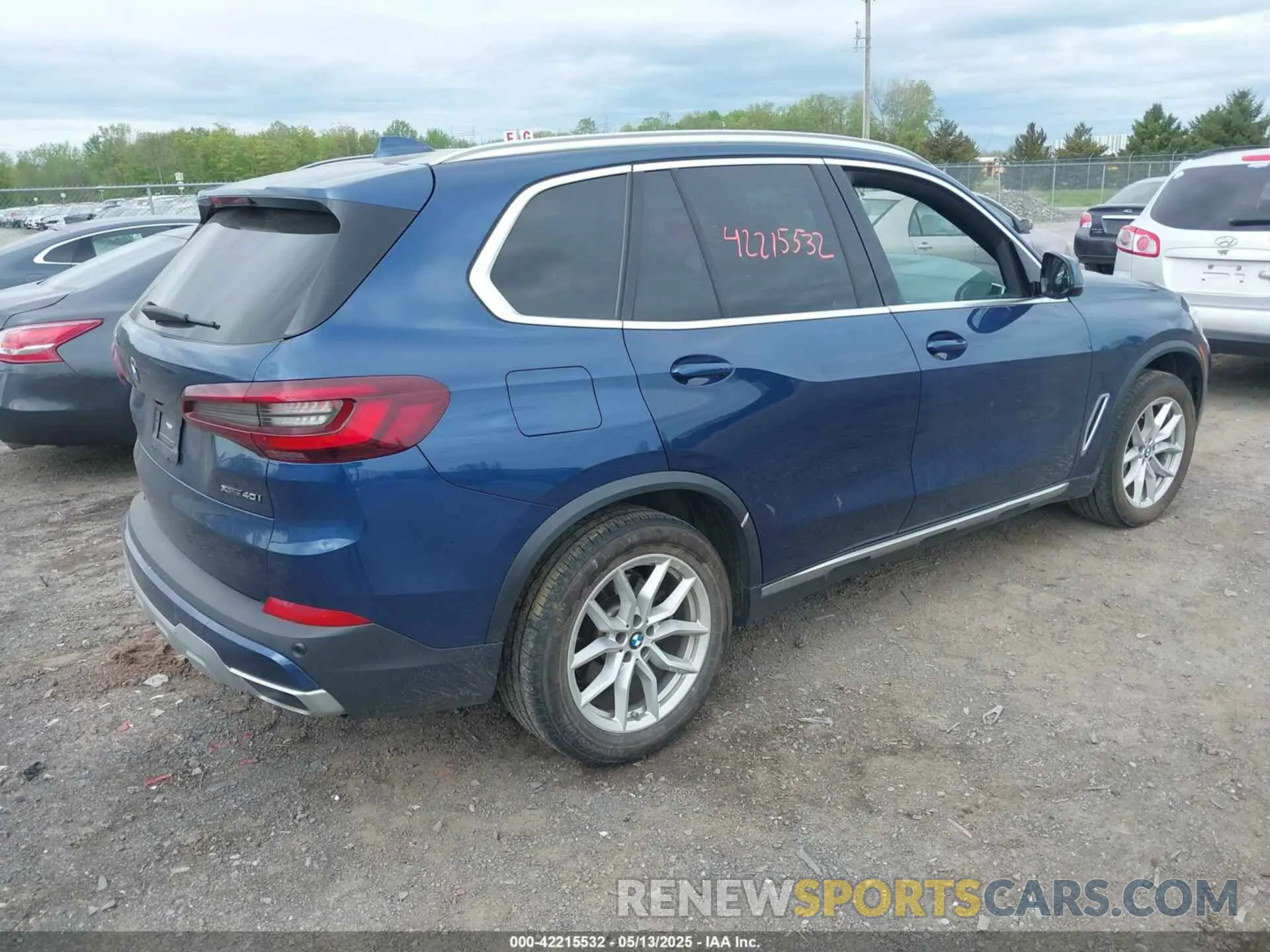 4 Photograph of a damaged car 5UXCR6C08N9J99866 BMW X5 2022