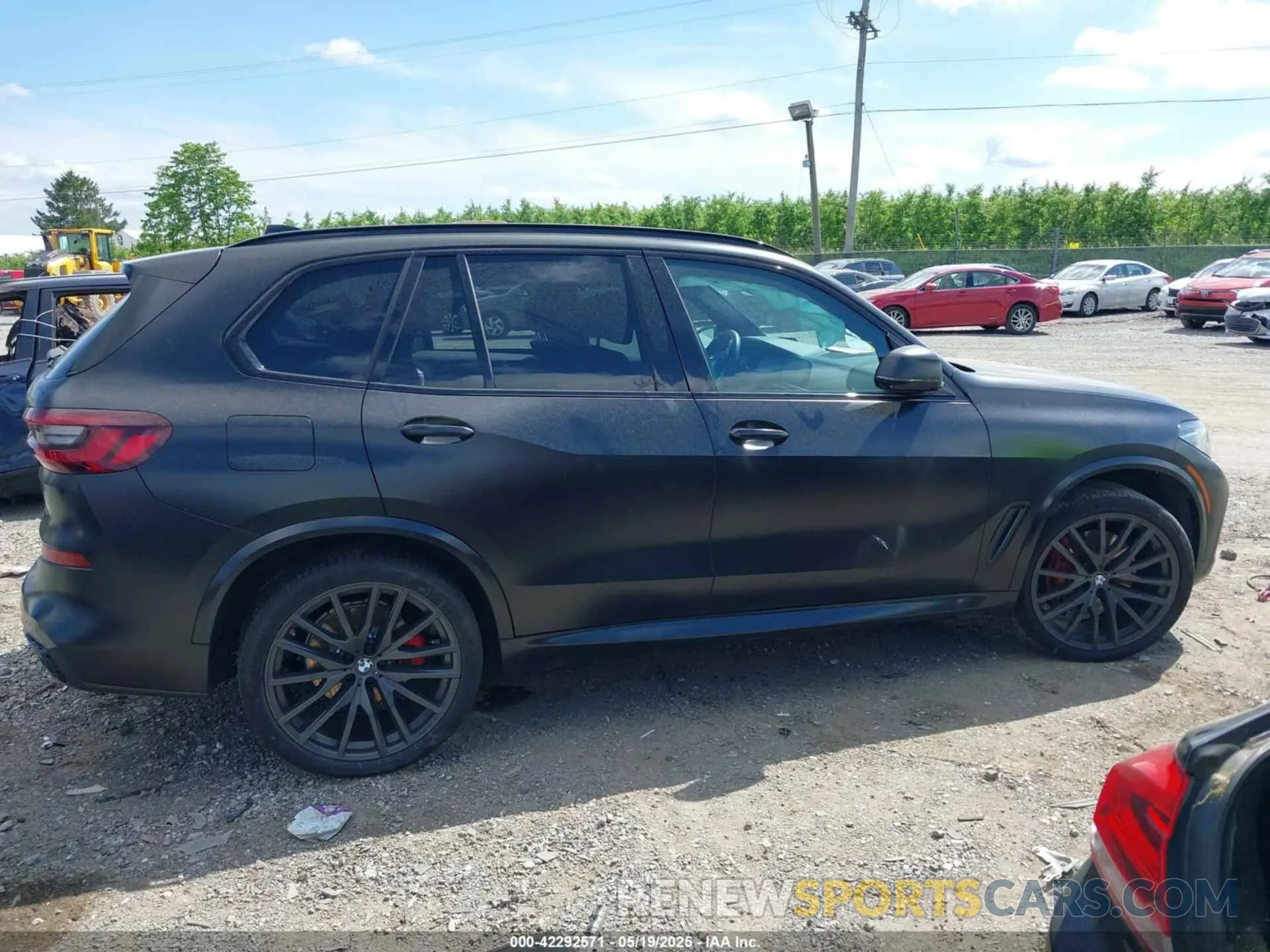 13 Photograph of a damaged car 5UXCR6C08N9L39205 BMW X5 2022
