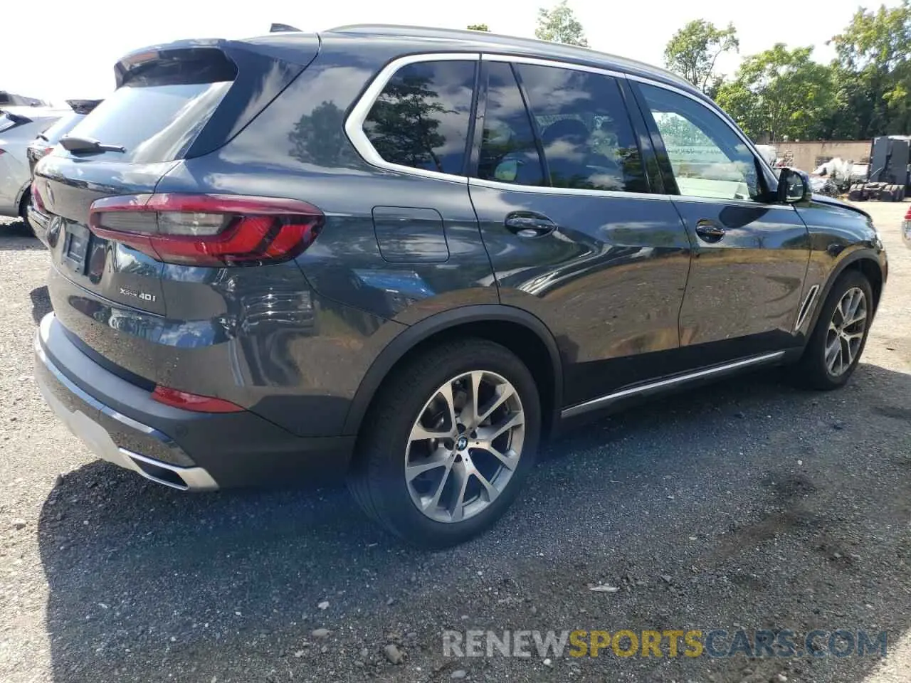3 Photograph of a damaged car 5UXCR6C09N9M39555 BMW X5 2022