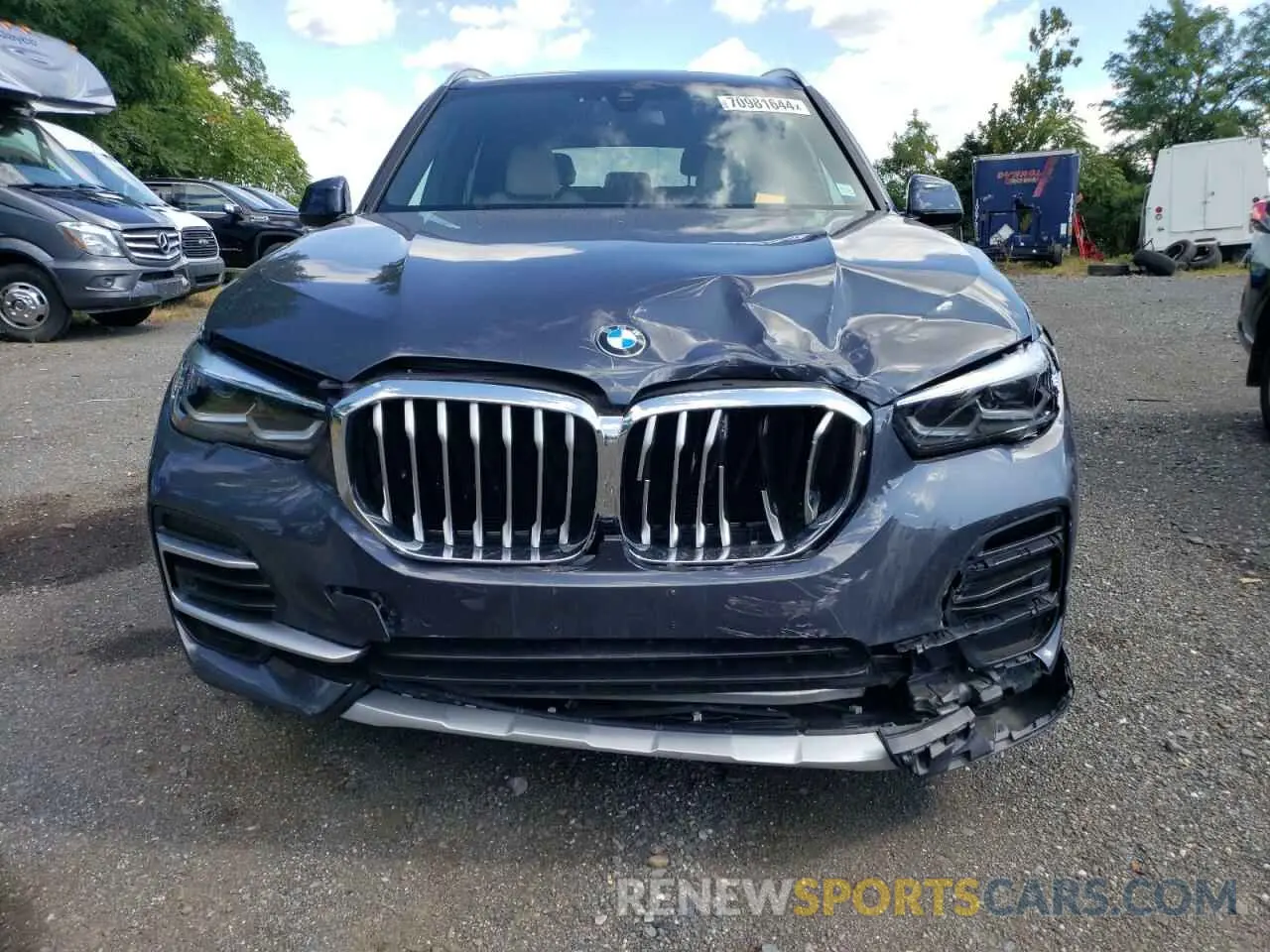 5 Photograph of a damaged car 5UXCR6C09N9M39555 BMW X5 2022