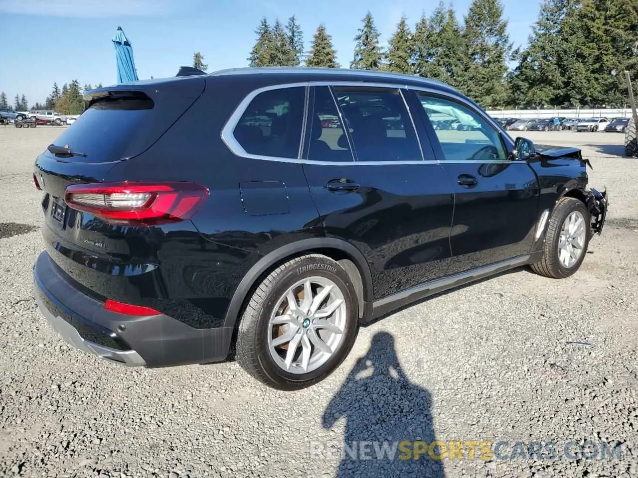 3 Photograph of a damaged car 5UXCR6C0XN9J07155 BMW X5 2022