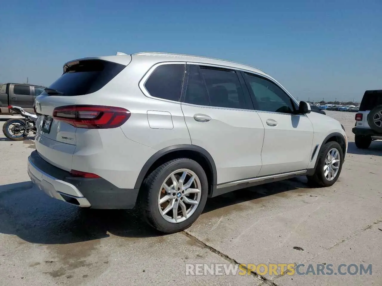 3 Фотография поврежденного автомобиля 5UXCR6C0XN9K68069 BMW X5 2022