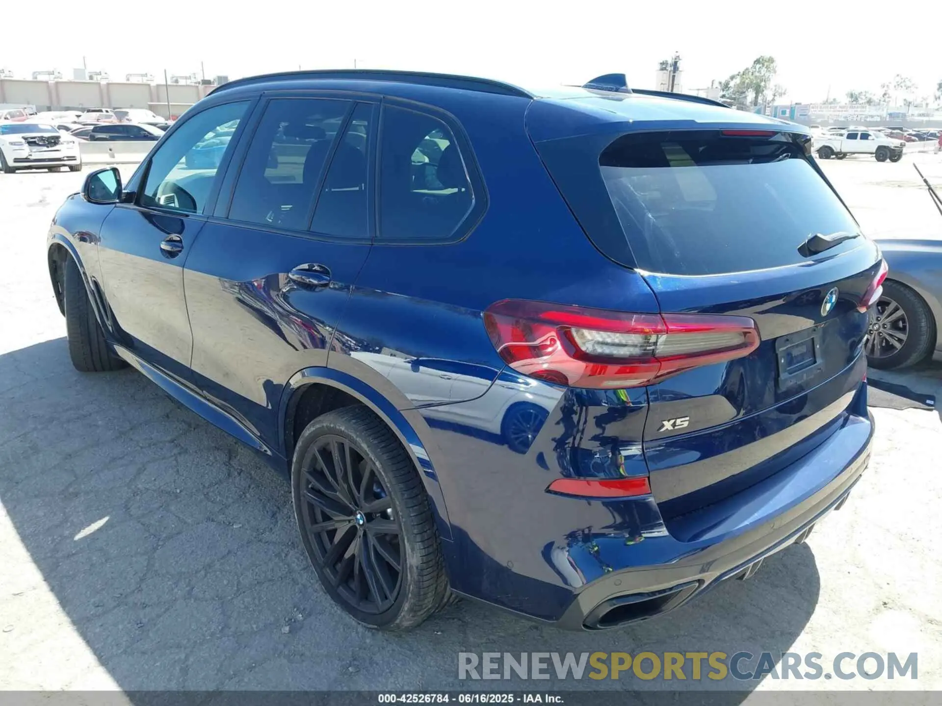 3 Photograph of a damaged car 5UXJU4C03N9J96903 BMW X5 2022