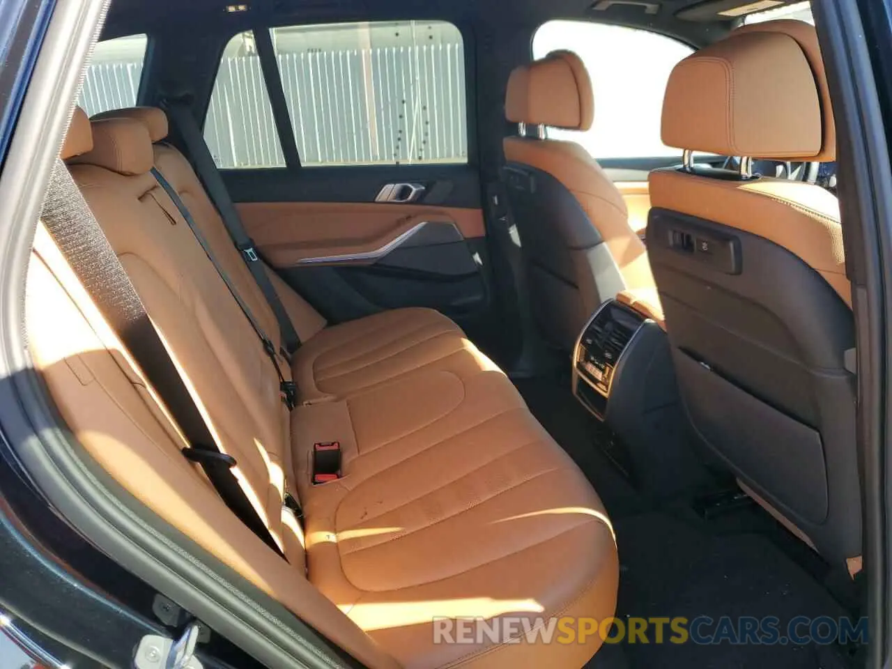 11 Фотография поврежденного автомобиля 5UXJU4C06N9K15282 BMW X5 2022