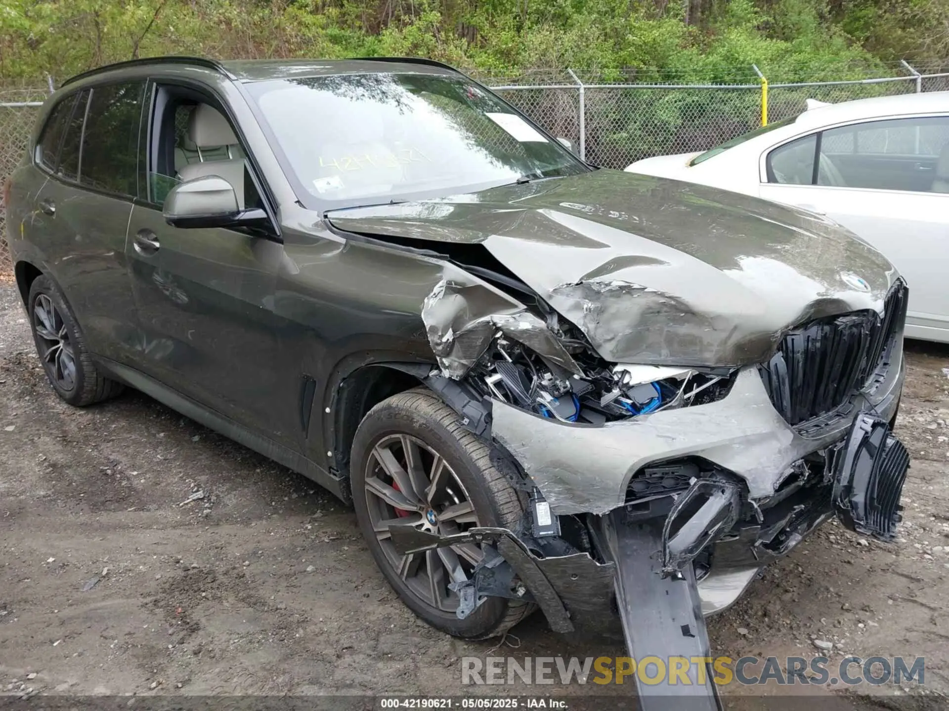 1 Photograph of a damaged car 5UXJU4C06N9M02604 BMW X5 2022
