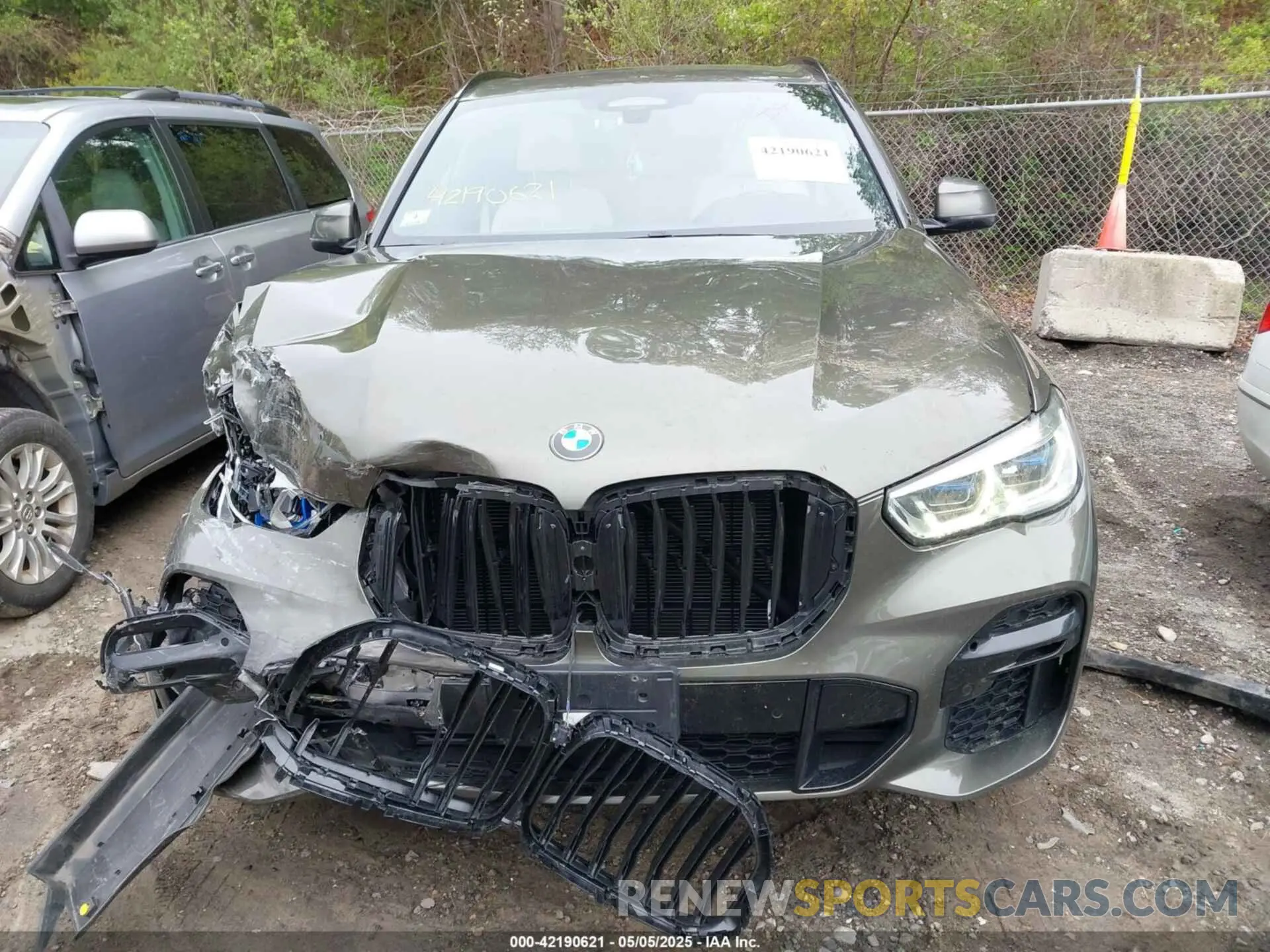 12 Photograph of a damaged car 5UXJU4C06N9M02604 BMW X5 2022