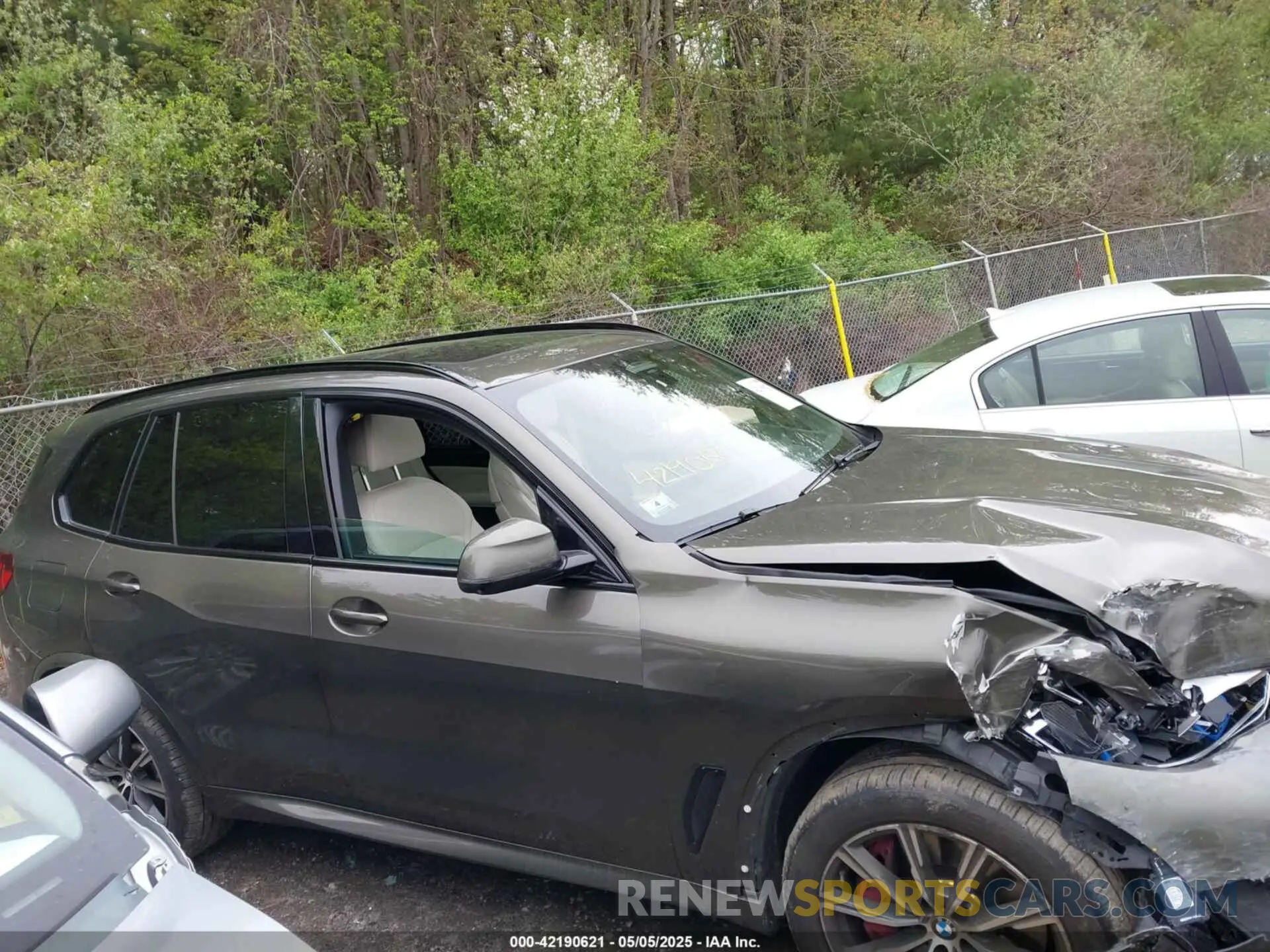 13 Photograph of a damaged car 5UXJU4C06N9M02604 BMW X5 2022