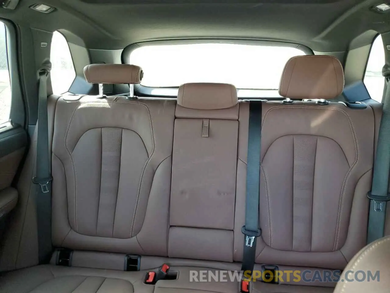 10 Photograph of a damaged car 5UXTA6C01N9M95397 BMW X5 2022