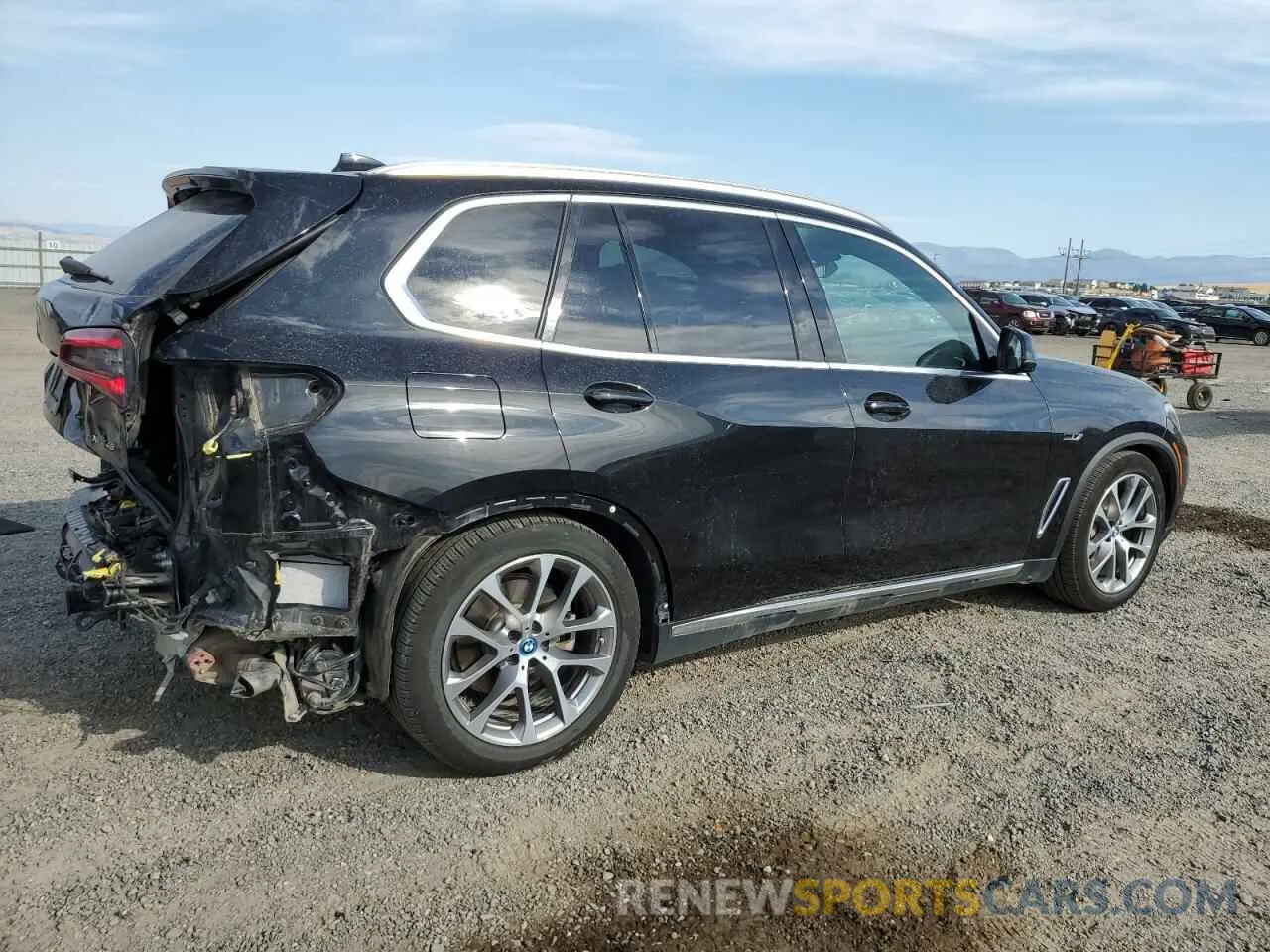 3 Photograph of a damaged car 5UXTA6C07N9M50254 BMW X5 2022