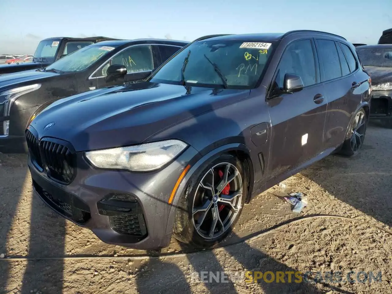 1 Photograph of a damaged car 5UXTA6C07N9N38835 BMW X5 2022