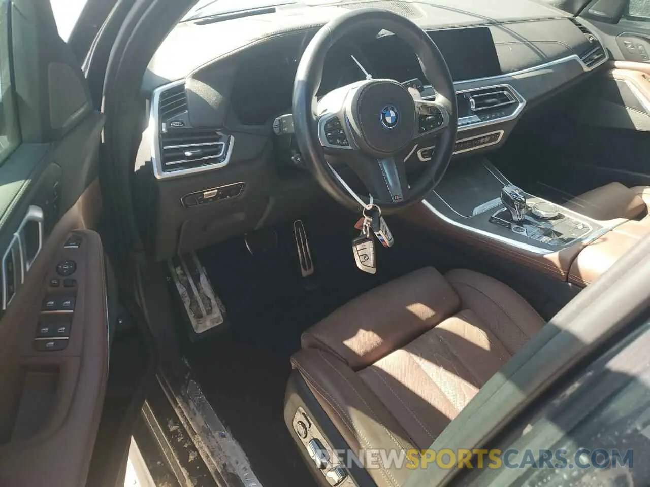 8 Photograph of a damaged car 5UXTA6C07N9N38835 BMW X5 2022