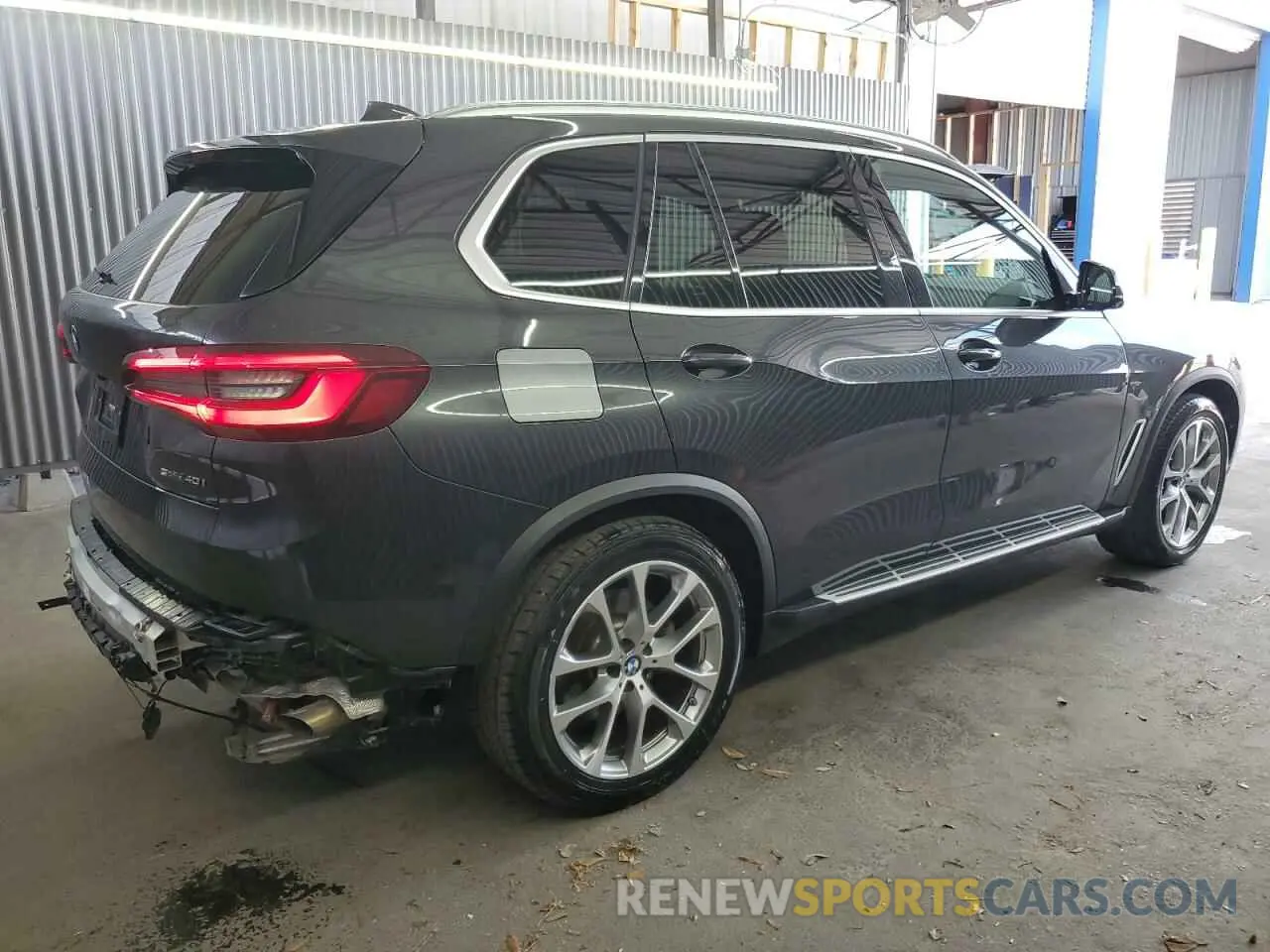 3 Photograph of a damaged car 5UXCR4C01P9P91861 BMW X5 2023