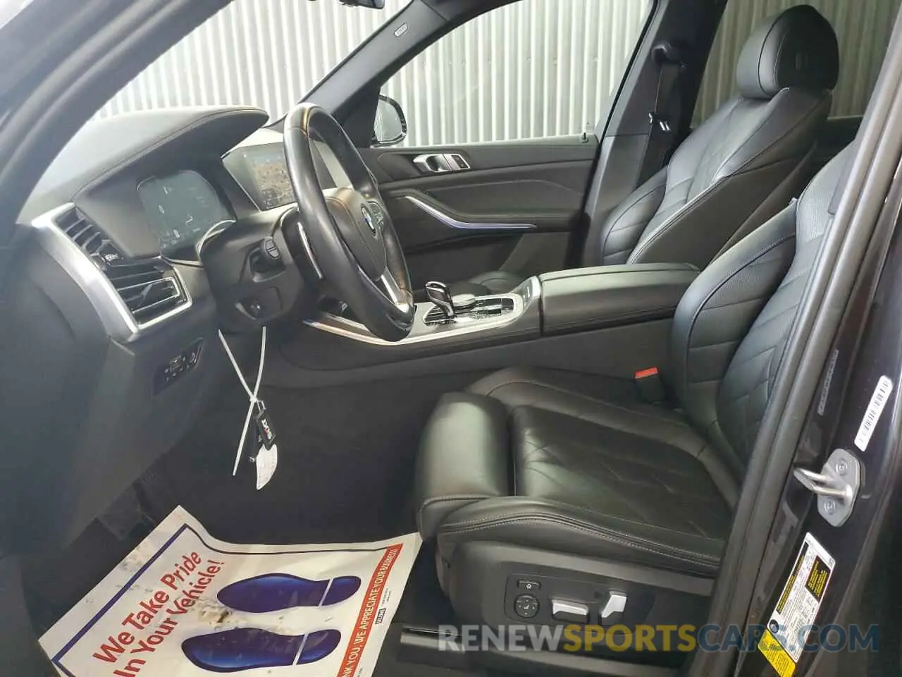 7 Photograph of a damaged car 5UXCR4C01P9P91861 BMW X5 2023