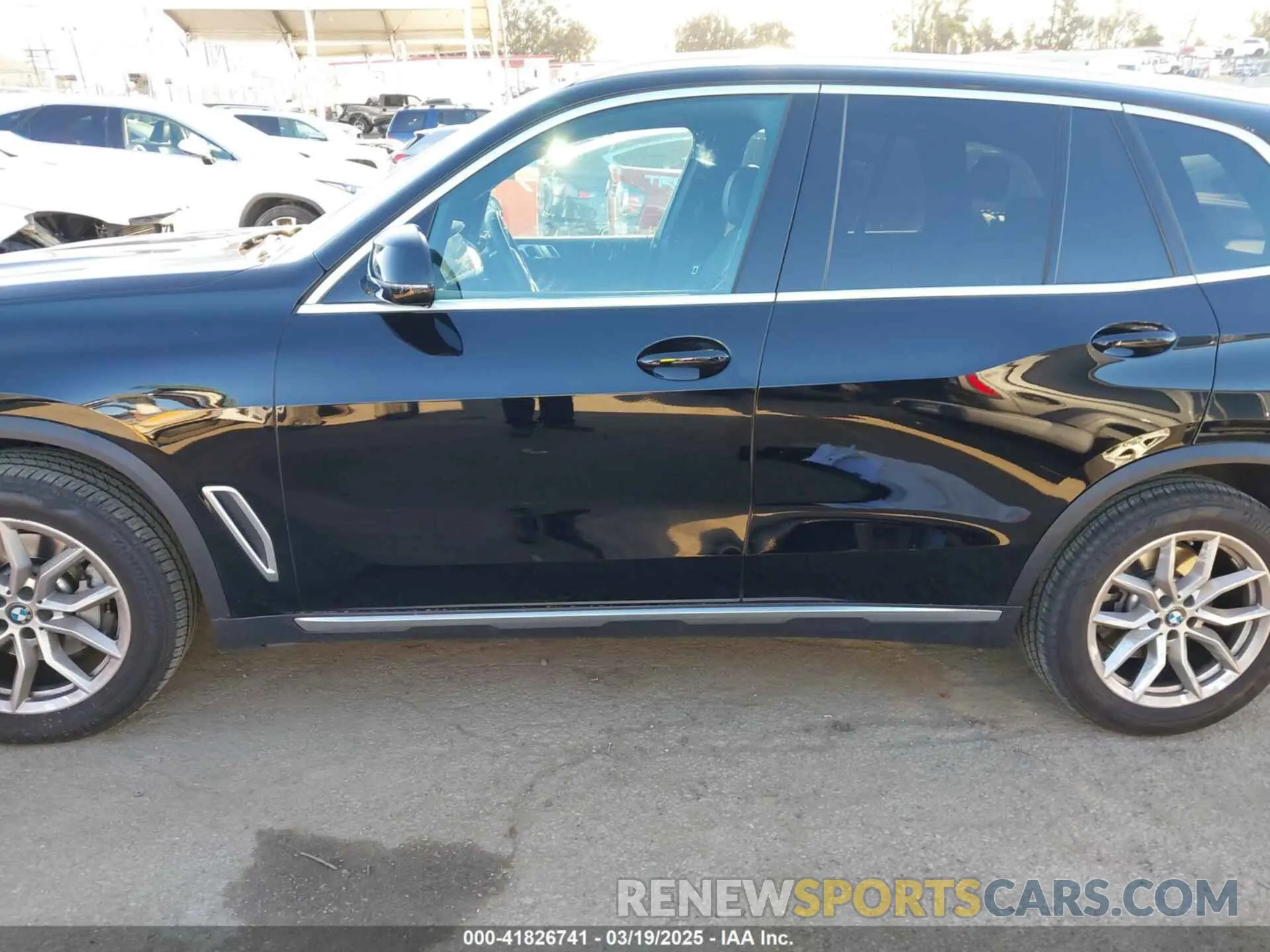 14 Фотография поврежденного автомобиля 5UXCR4C01P9R58557 BMW X5 2023