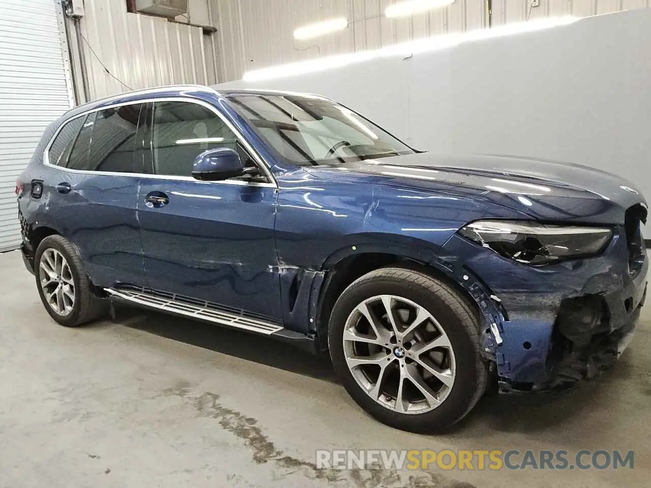 4 Photograph of a damaged car 5UXCR4C06P9P49718 BMW X5 2023