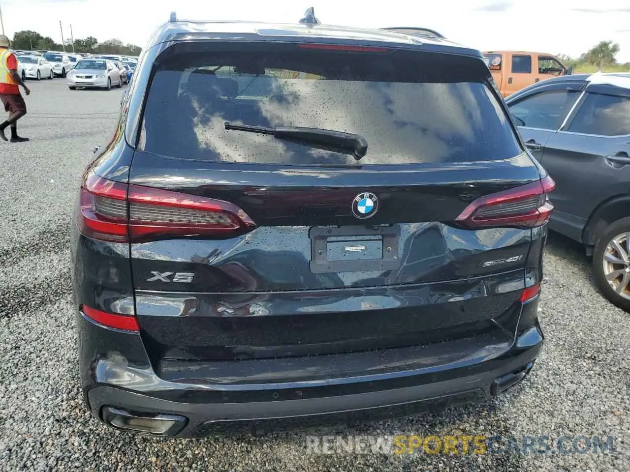 6 Photograph of a damaged car 5UXCR4C07P9P15450 BMW X5 2023