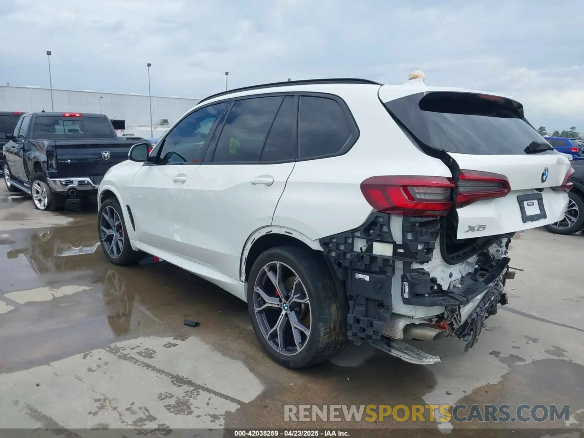 3 Photograph of a damaged car 5UXCR4C07P9P20275 BMW X5 2023