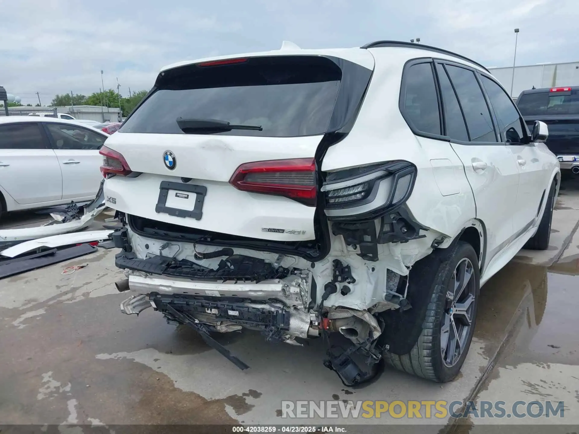 6 Photograph of a damaged car 5UXCR4C07P9P20275 BMW X5 2023