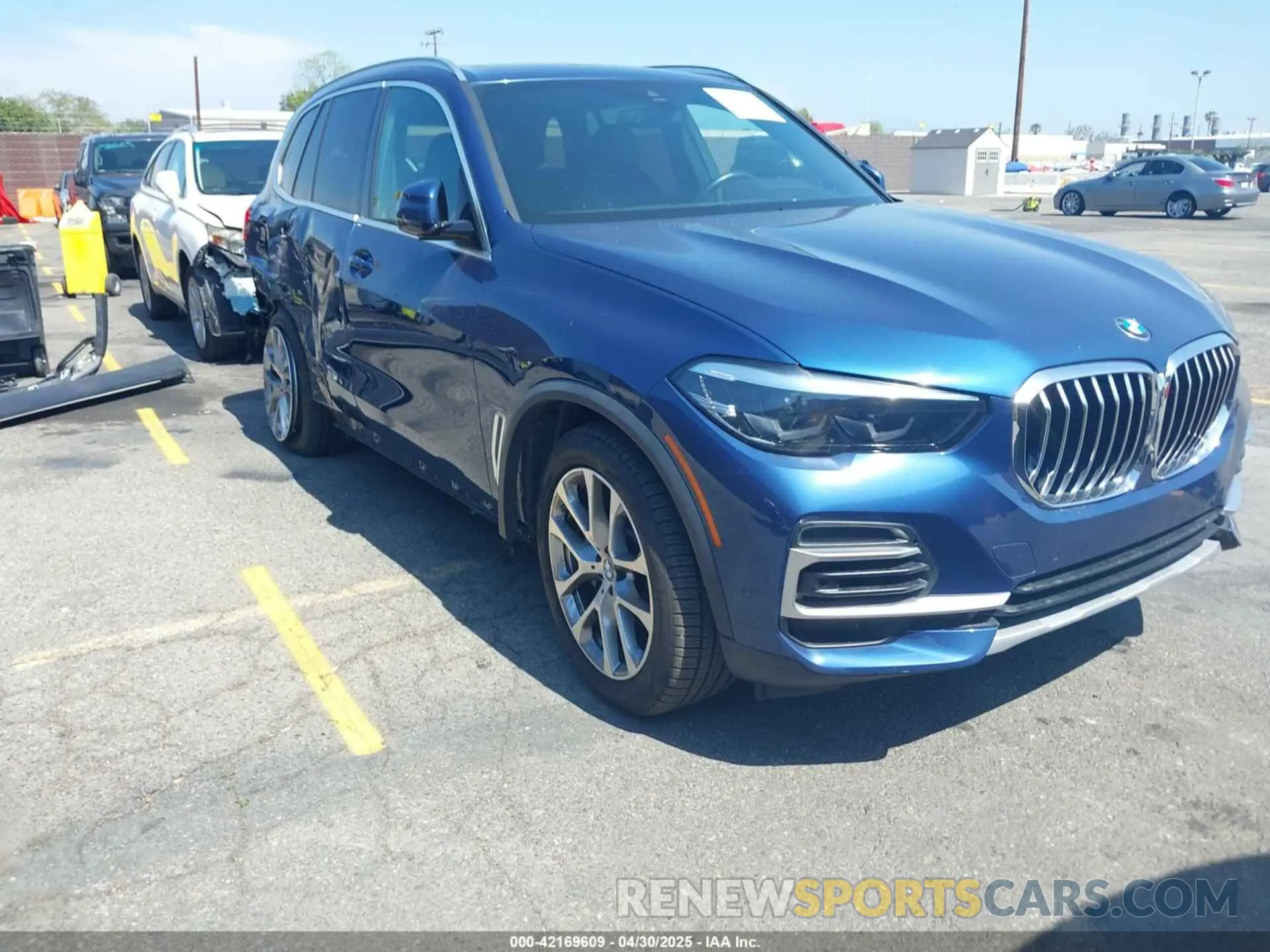 1 Photograph of a damaged car 5UXCR4C07P9R04681 BMW X5 2023