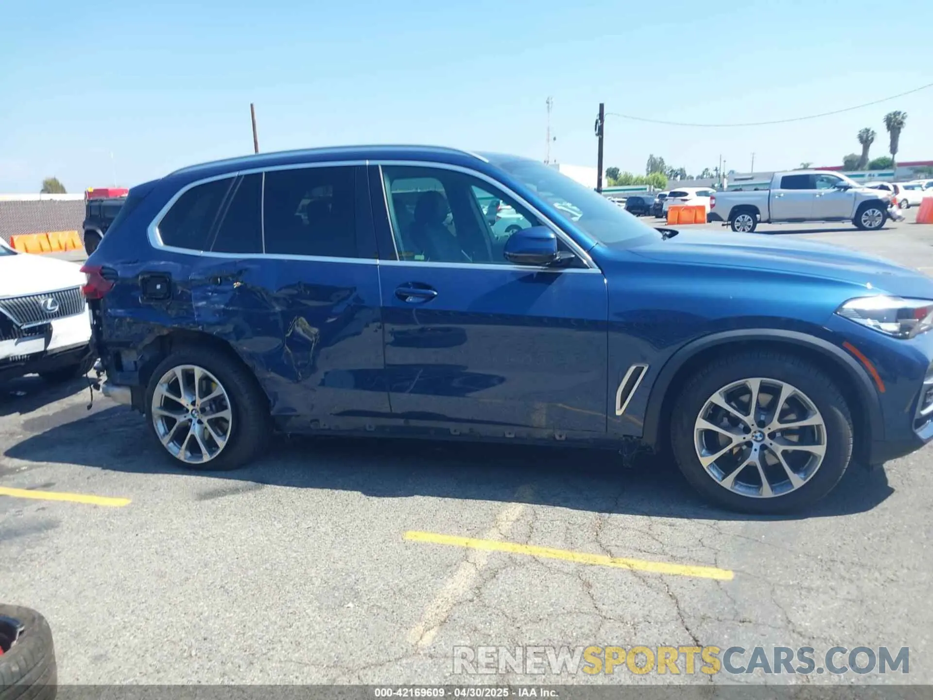 13 Photograph of a damaged car 5UXCR4C07P9R04681 BMW X5 2023