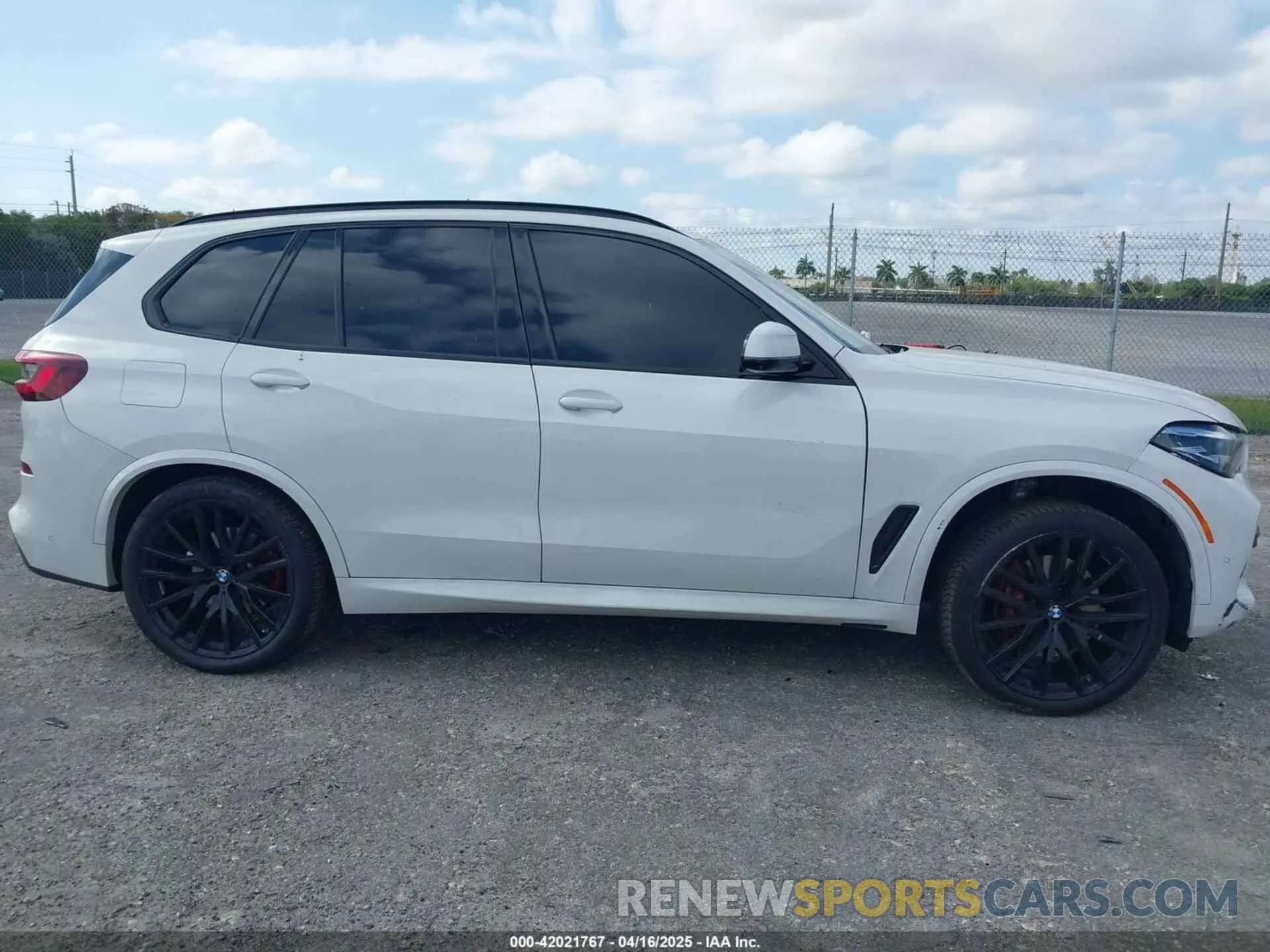 14 Фотография поврежденного автомобиля 5UXCR4C07P9R85391 BMW X5 2023