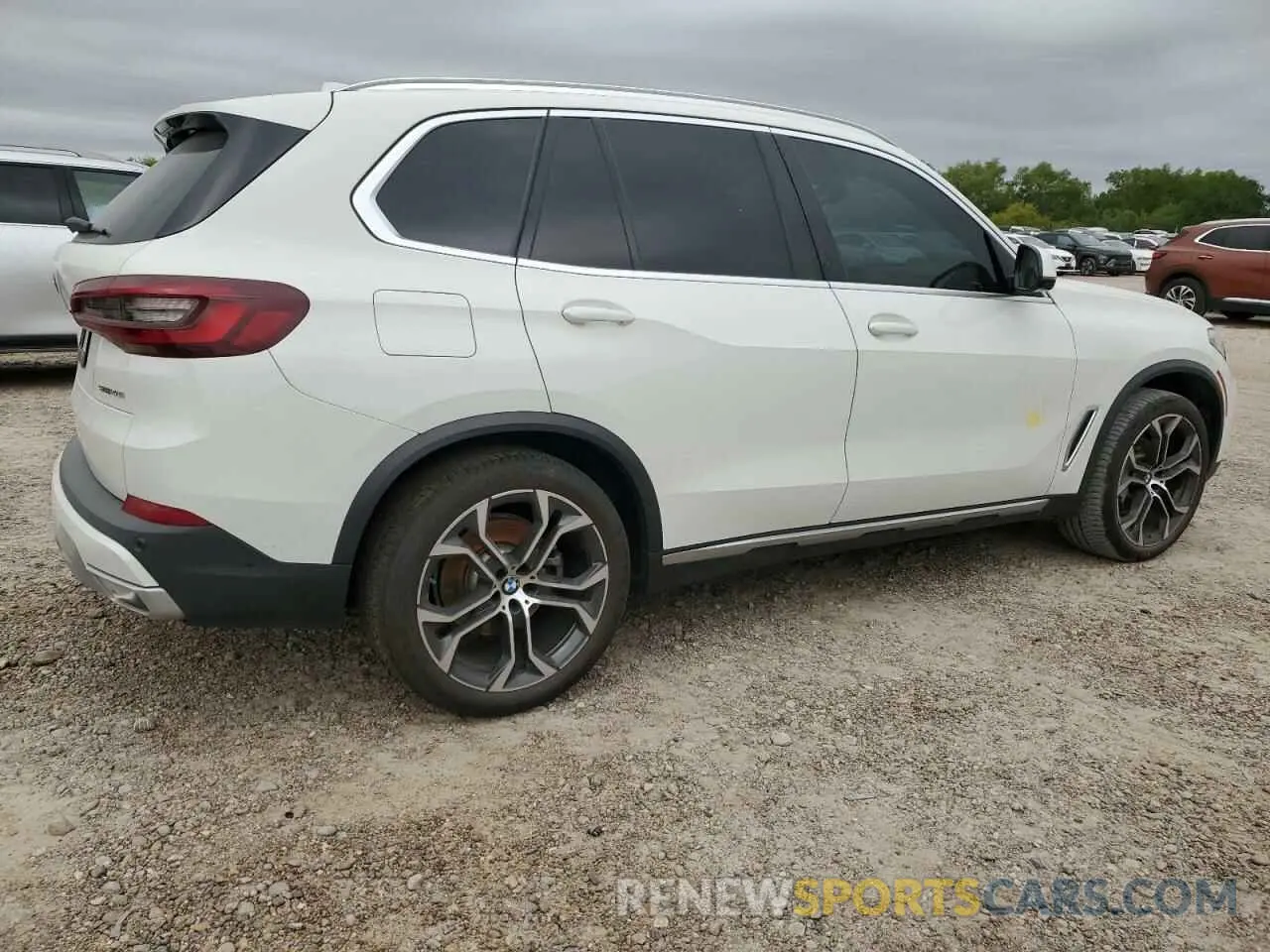 3 Photograph of a damaged car 5UXCR4C08P9R68647 BMW X5 2023