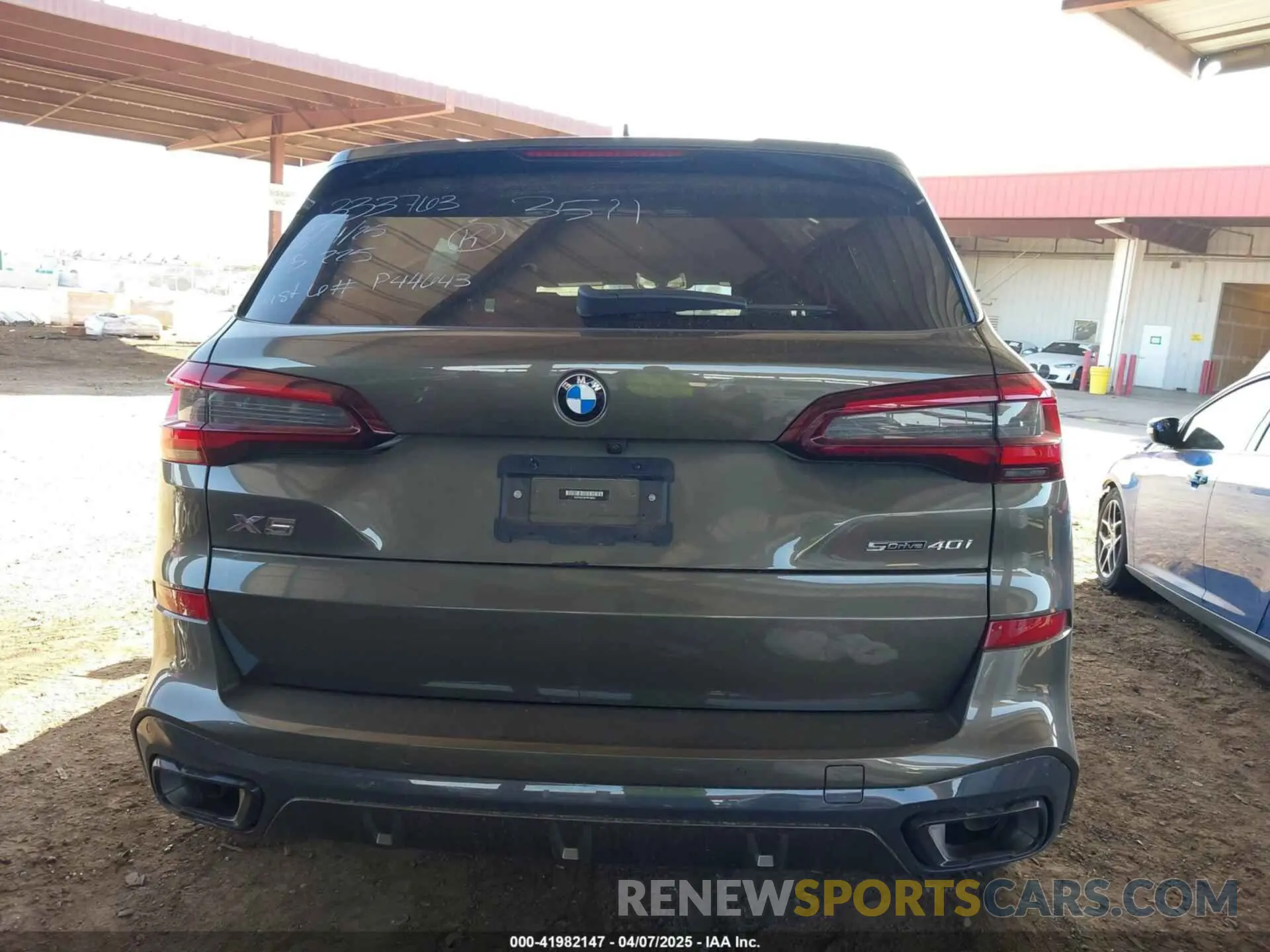17 Фотография поврежденного автомобиля 5UXCR4C09P9P44643 BMW X5 2023