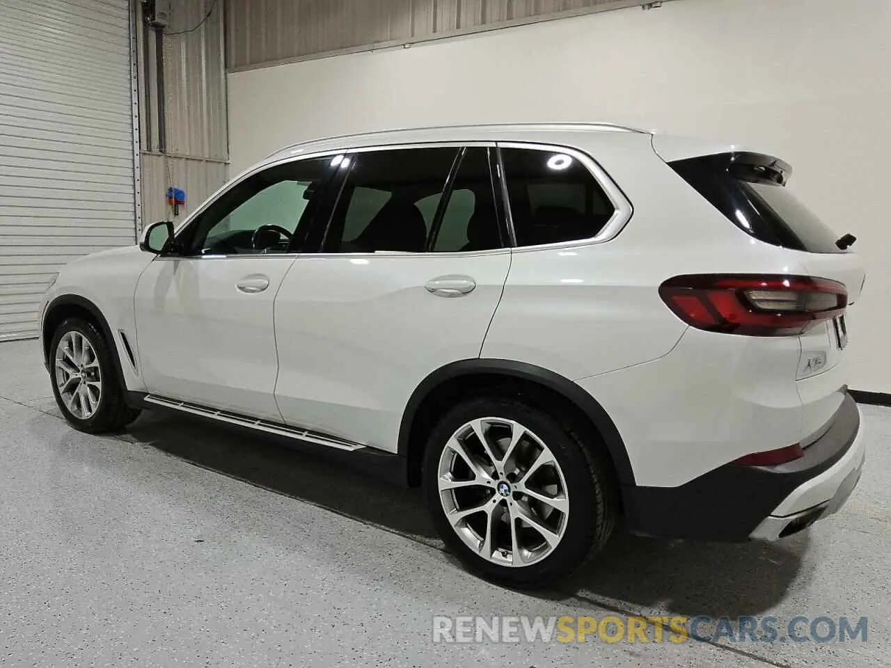 2 Photograph of a damaged car 5UXCR4C09P9P91719 BMW X5 2023
