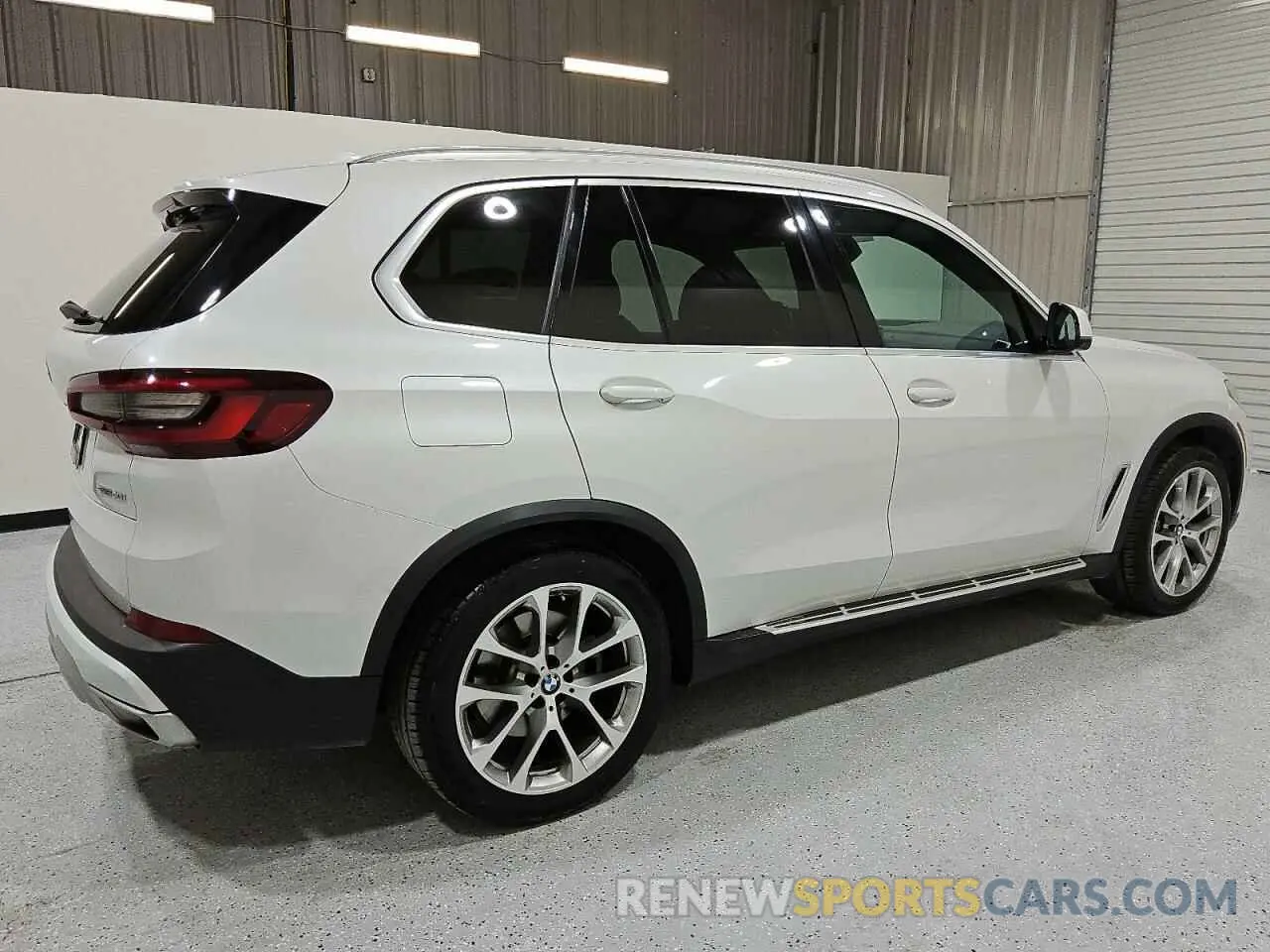 3 Photograph of a damaged car 5UXCR4C09P9P91719 BMW X5 2023