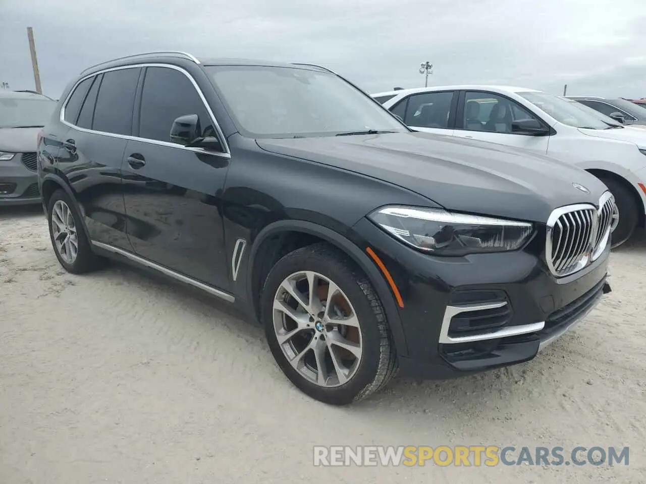4 Photograph of a damaged car 5UXCR4C09P9P96032 BMW X5 2023