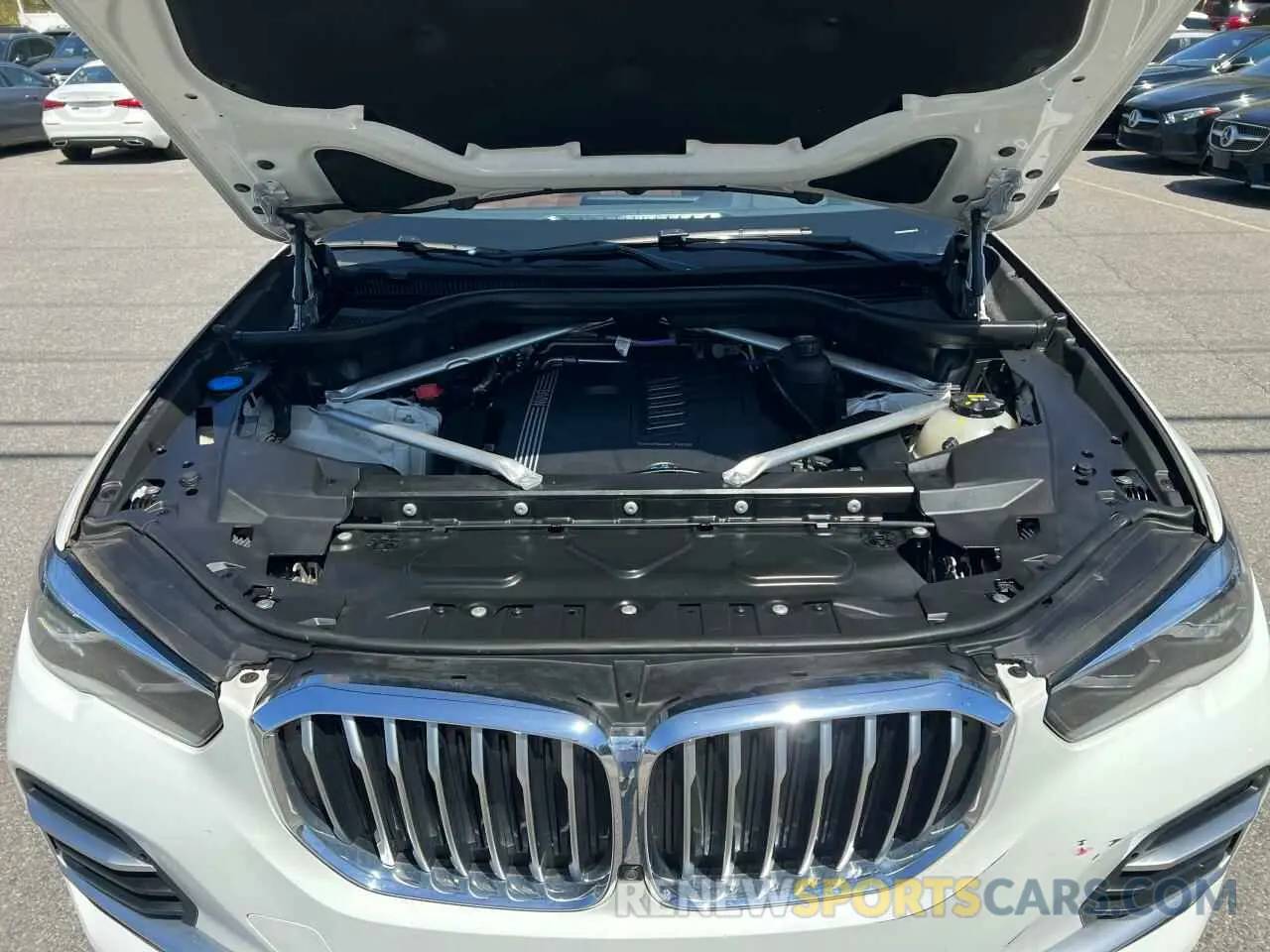 8 Photograph of a damaged car 5UXCR4C0XP9P38690 BMW X5 2023