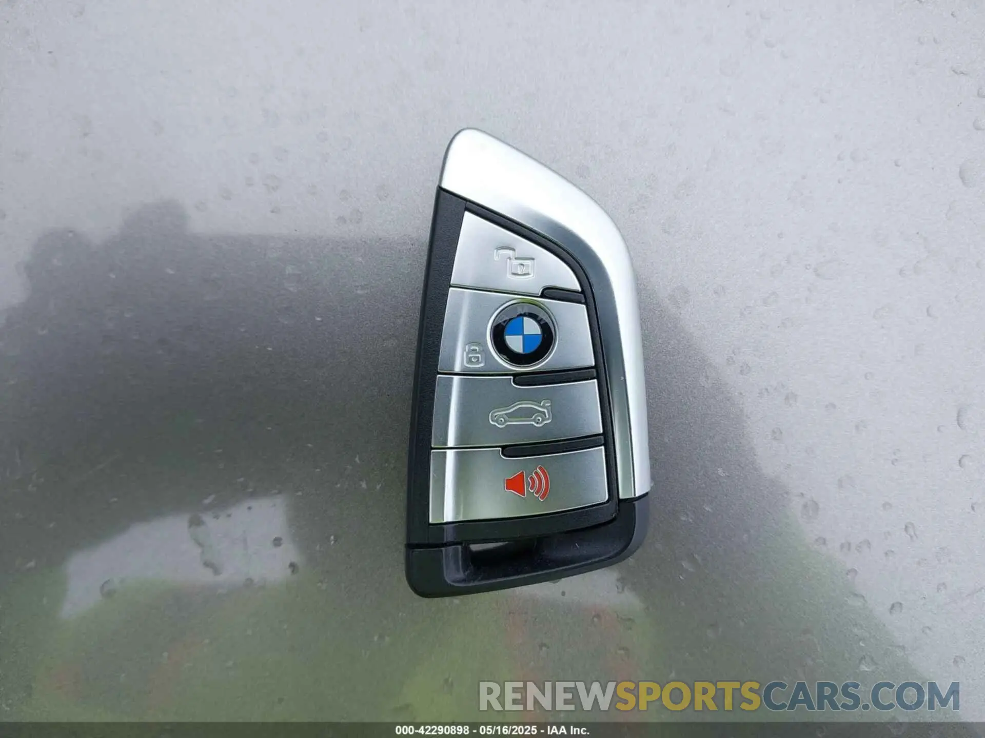 11 Photograph of a damaged car 5UXCR6C00P9P78885 BMW X5 2023
