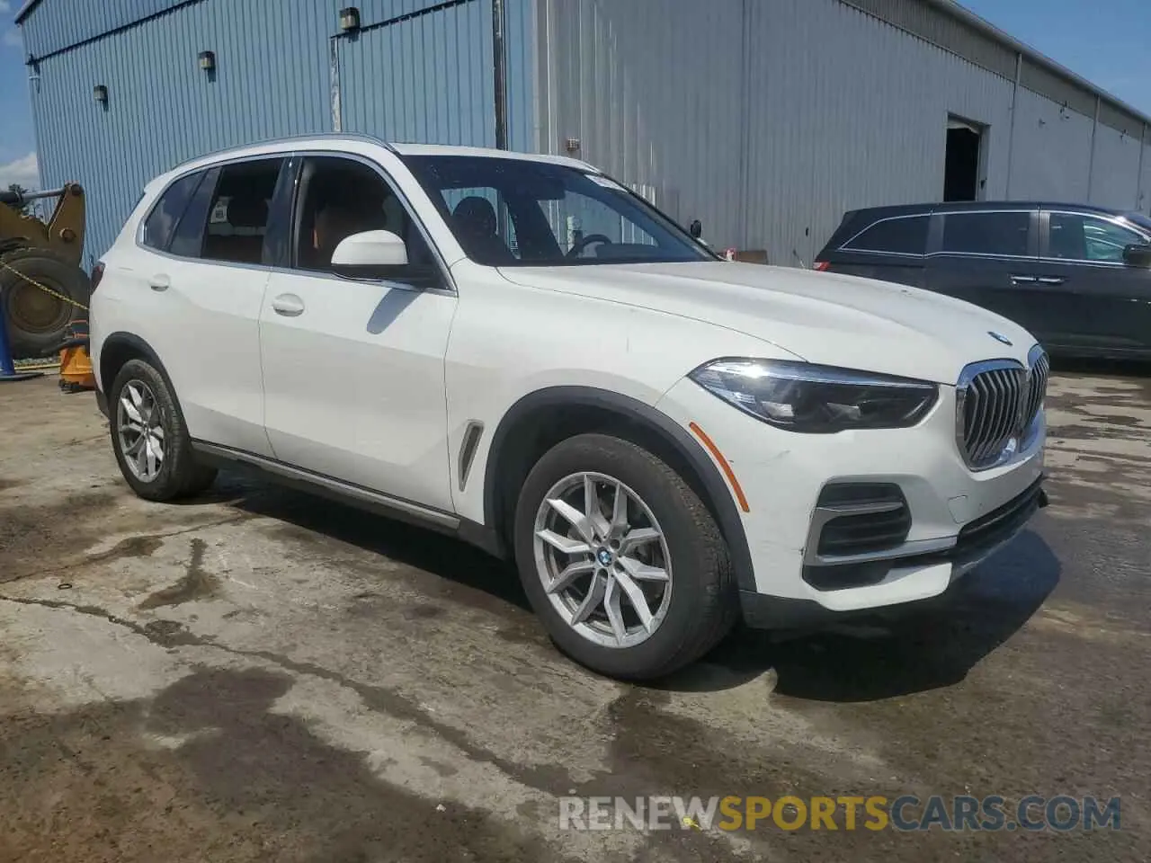 4 Photograph of a damaged car 5UXCR6C00P9R94784 BMW X5 2023
