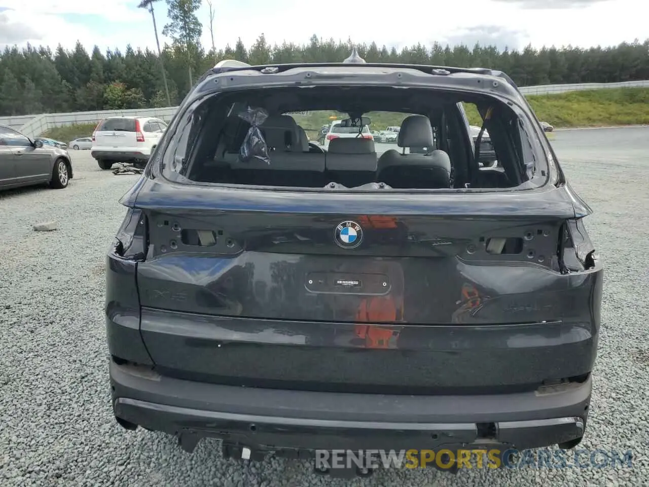 6 Photograph of a damaged car 5UXCR6C01P9P49573 BMW X5 2023
