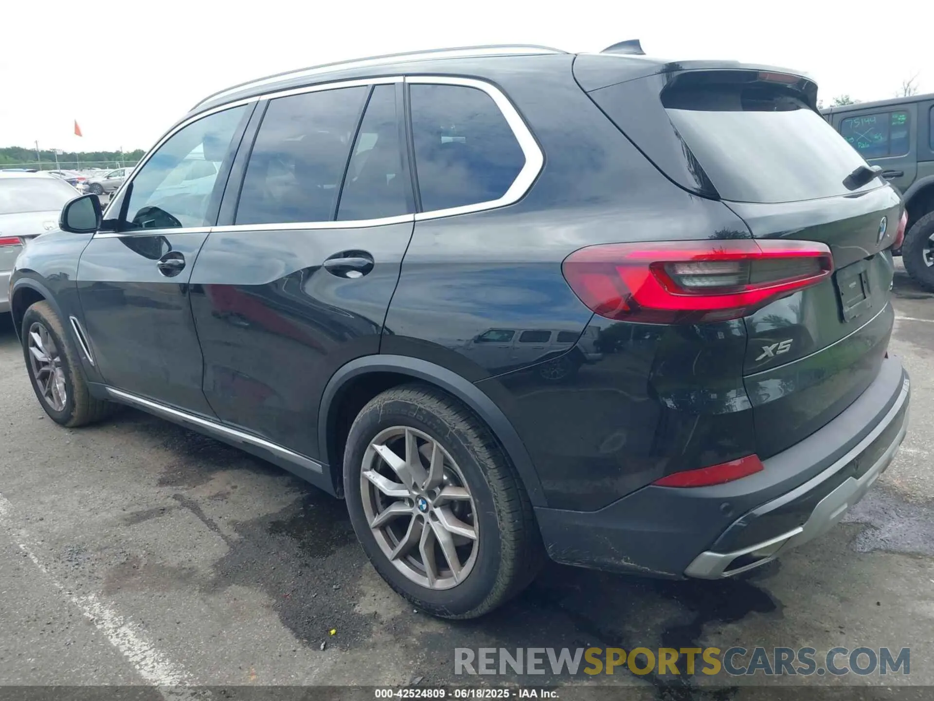 3 Photograph of a damaged car 5UXCR6C01P9R93000 BMW X5 2023