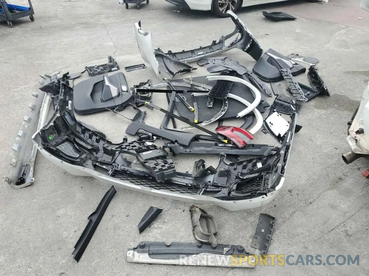 13 Photograph of a damaged car 5UXCR6C02P9P07428 BMW X5 2023
